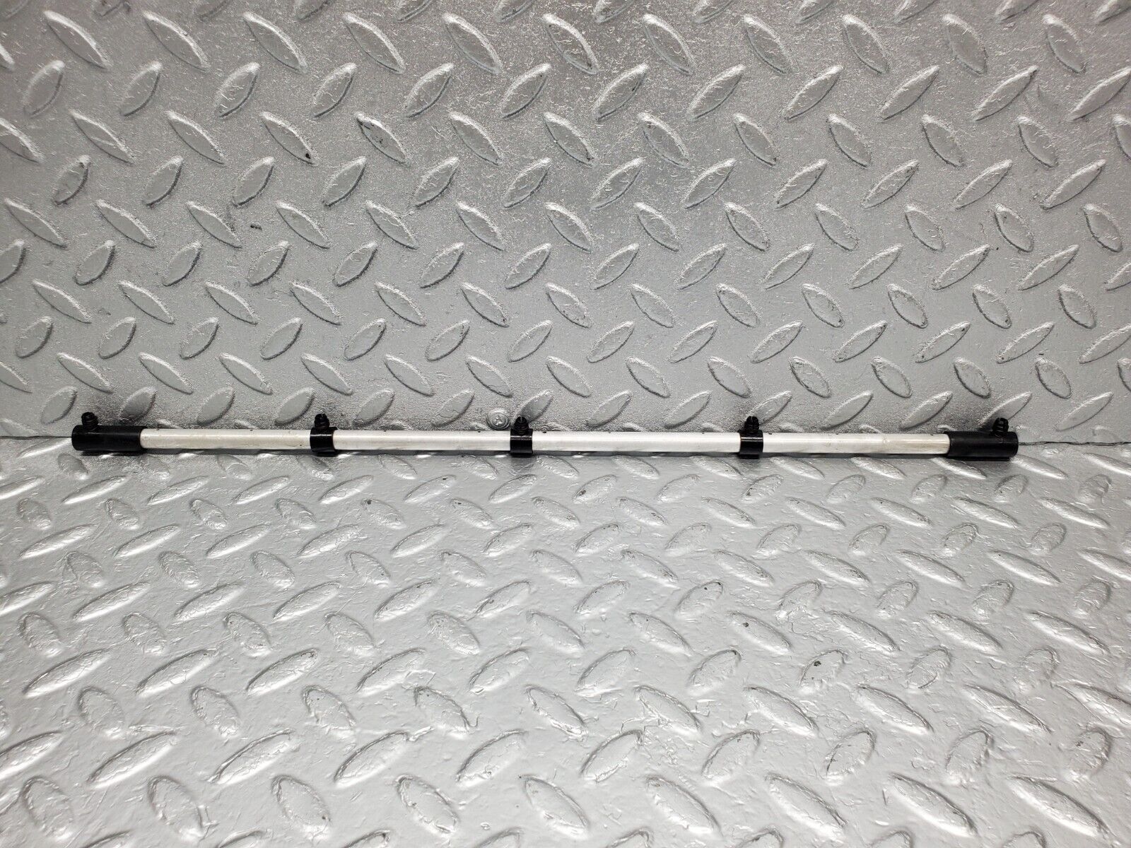 46278 Mercedes-Benz W126 420SE Camshaft Oil Tube