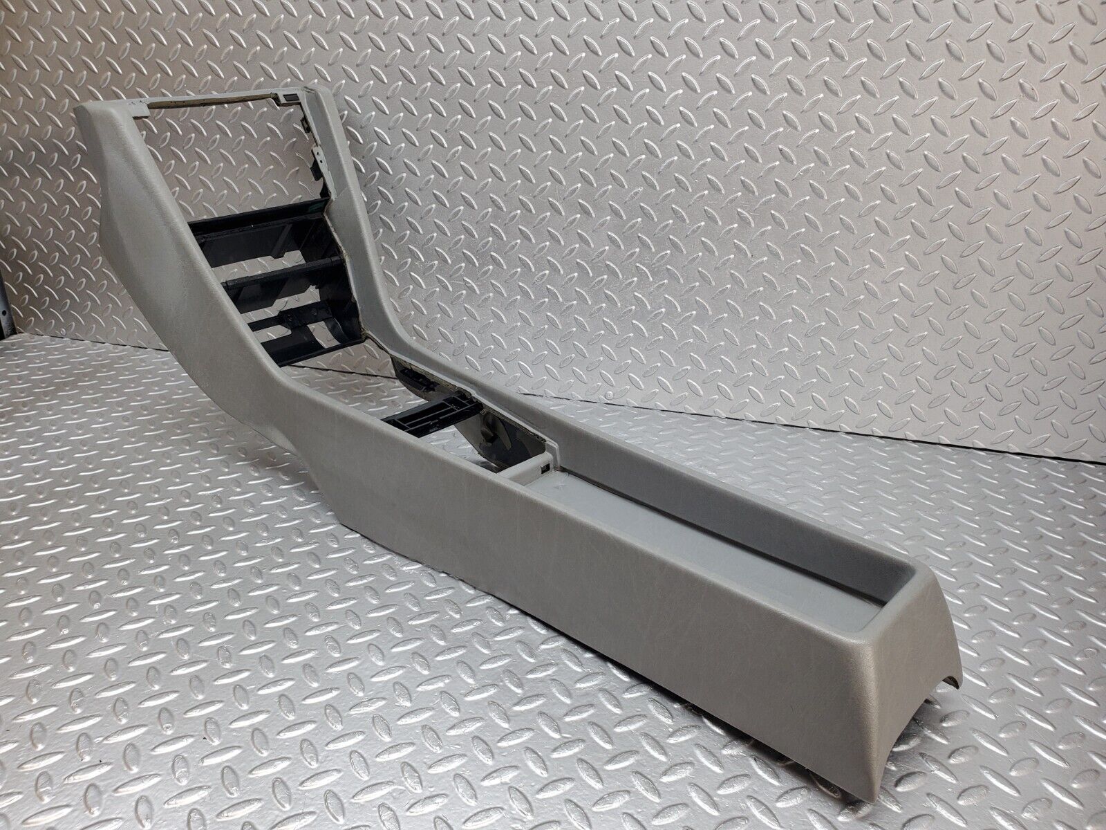44679 Mercedes-Benz W124 220E Centre Console Grey
