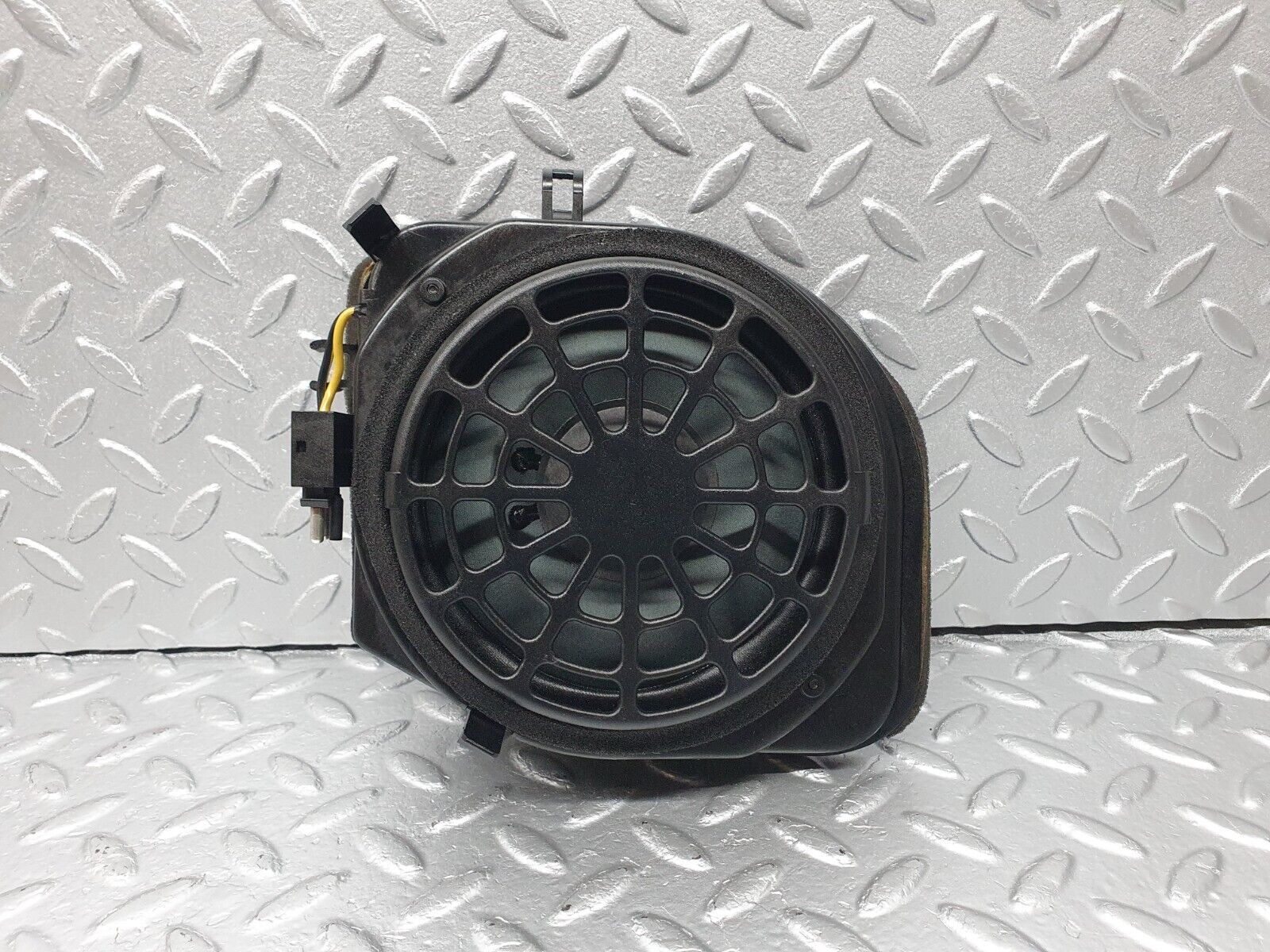 41789 Mercedes-Benz W202 C200 Front Door Loudspeaker Left 2028206902