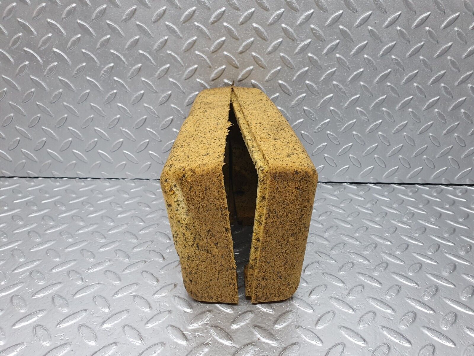 41960 Mercedes-Benz W202 C200 Central Locking Vacuum Pump Housing 2088000135