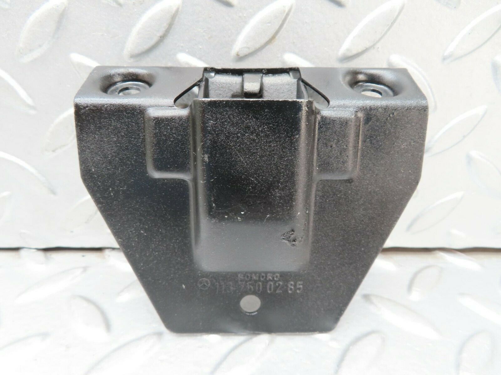 15563 Mercedes-Benz R107 450SL Trunk Boot Lock Latch 1137500285