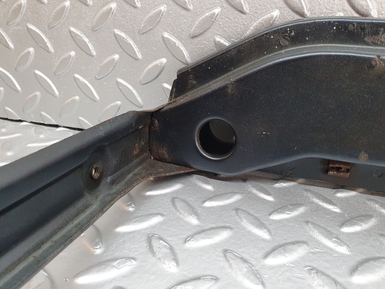 42000 Mercedes-Benz W202 C200 Front Mask Lock Carrier Panel 2028175120