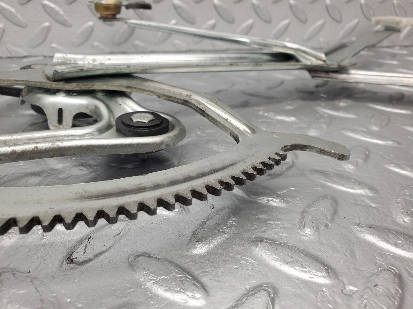 46135 Mercedes-Benz W124 Front Left Power Window Regulator