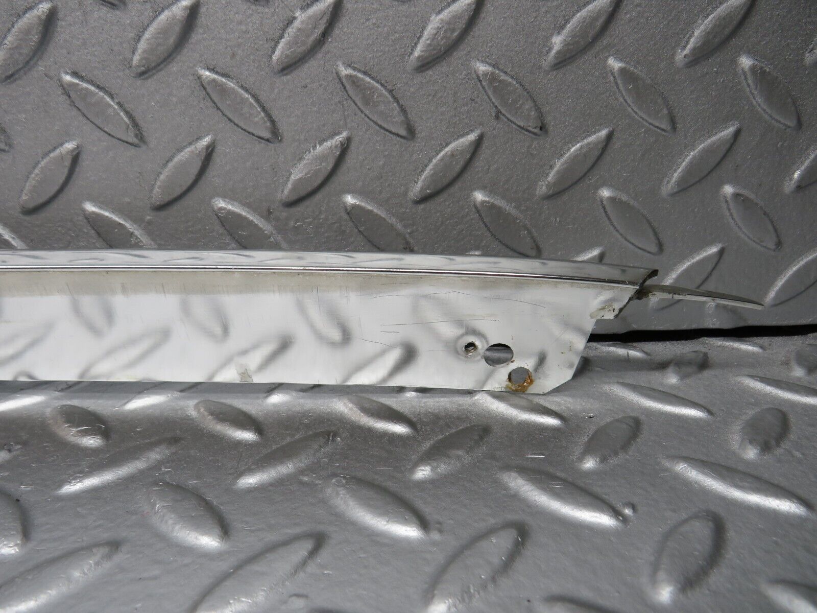 39862 Mercedes-Benz R107 350SL Hardtop Chrome Trim Right Side