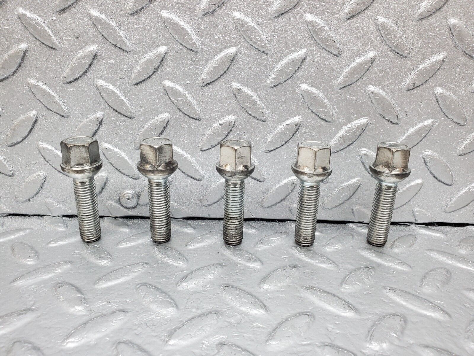 44865 Mercedes-Benz W124 220E Alloy Wheel Lug Bolt Set M12X1.5