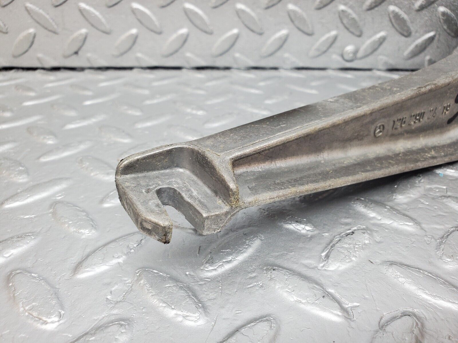 45579 Mercedes-Benz W126 420SE Brake Pedal Bracket 1262902419