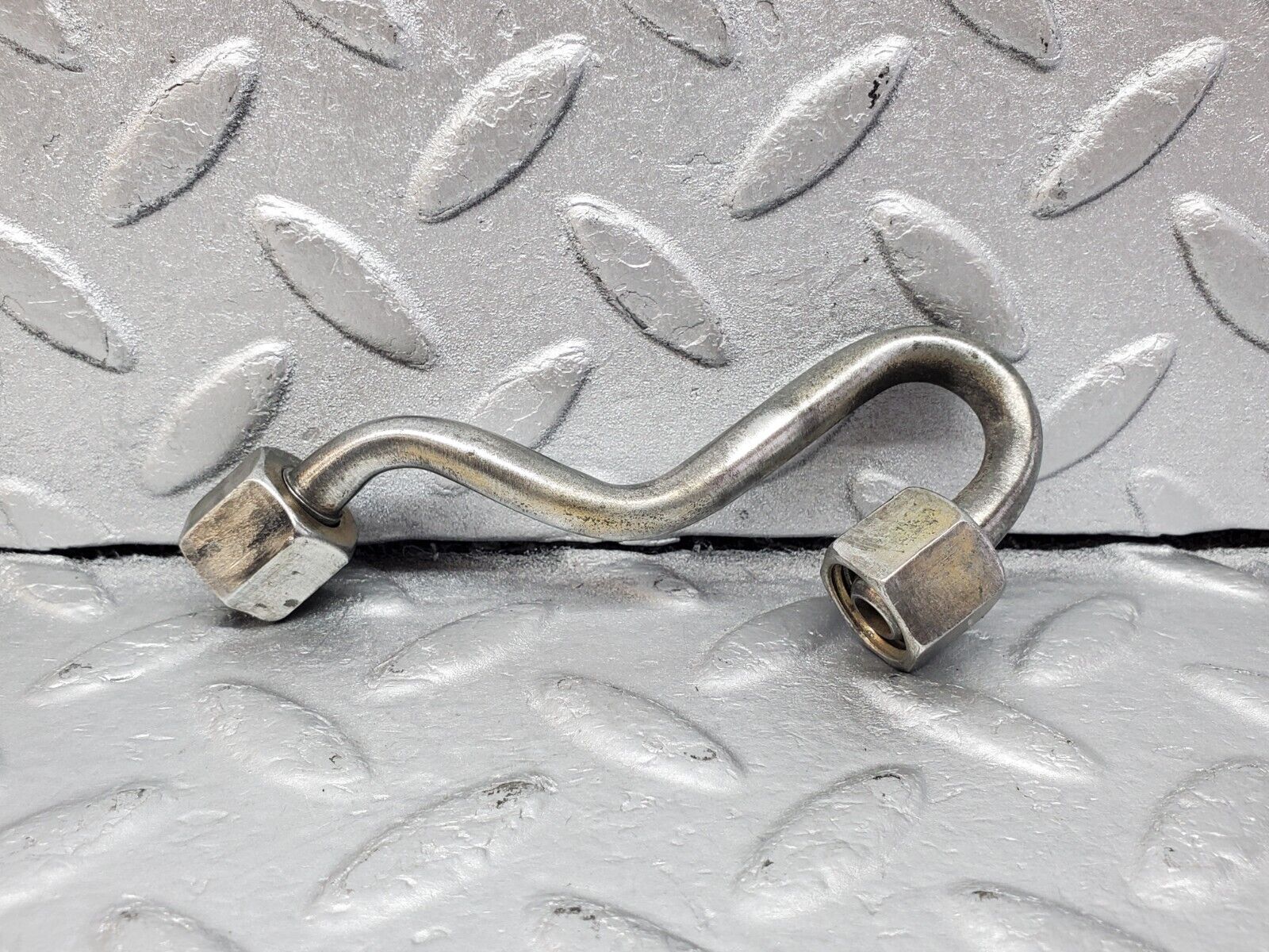 45977 Mercedes-Benz W126 420SE Fuel Line Pipe