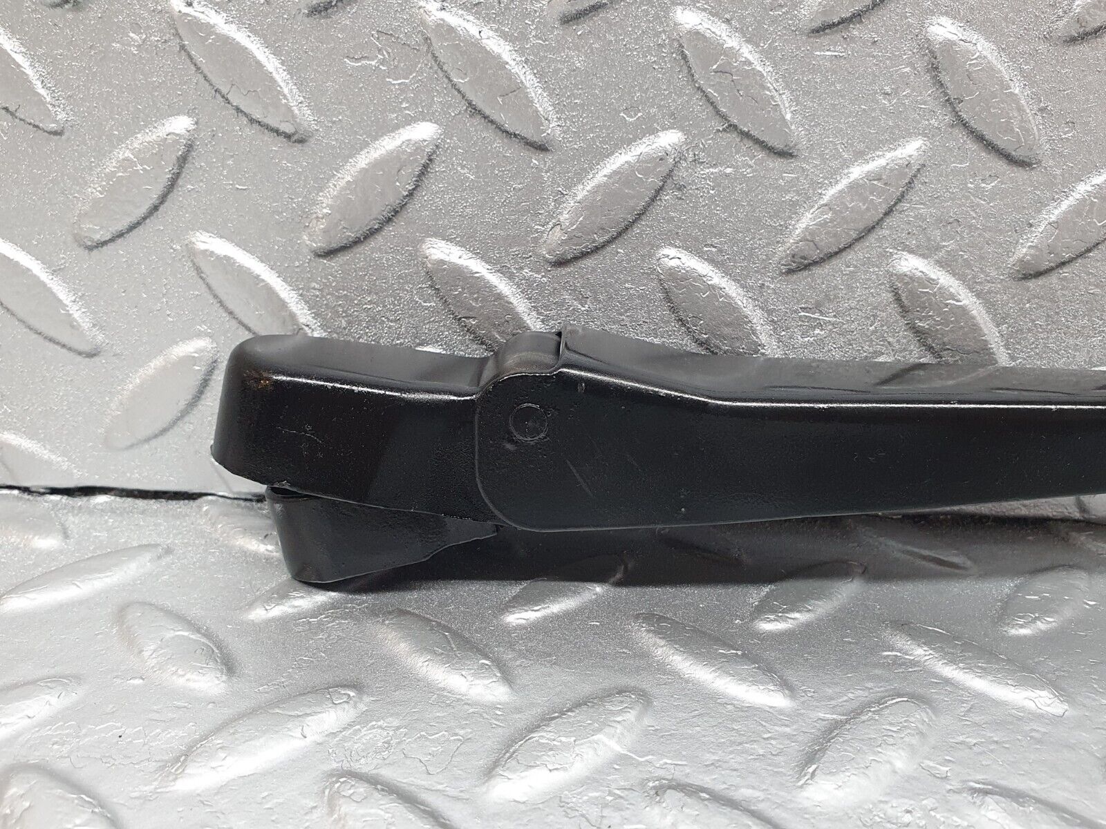 43705 Mercedes-Benz C126 380SEC Coupe Windscreen Wiper Arm Left Side Bosch