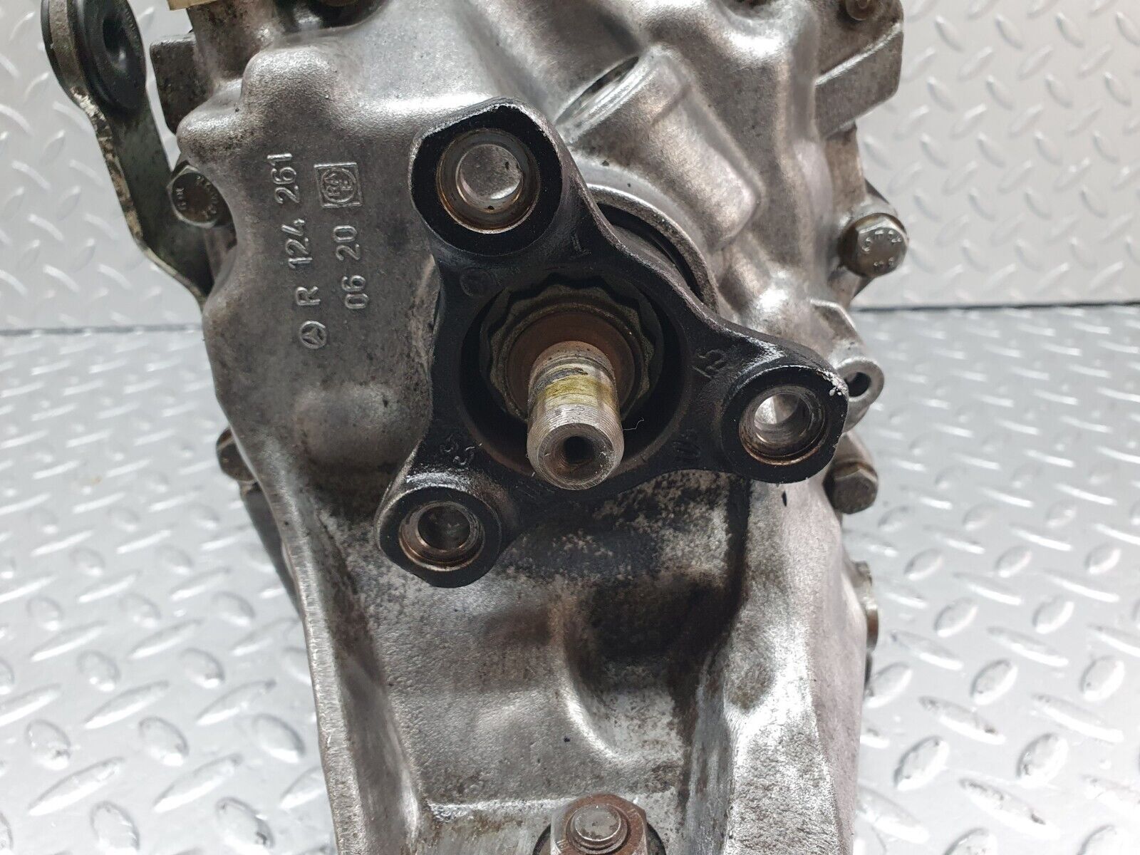 41733 Mercedes-Benz W124 200E Manual Gearbox 5 Speed 717.411 1242610301