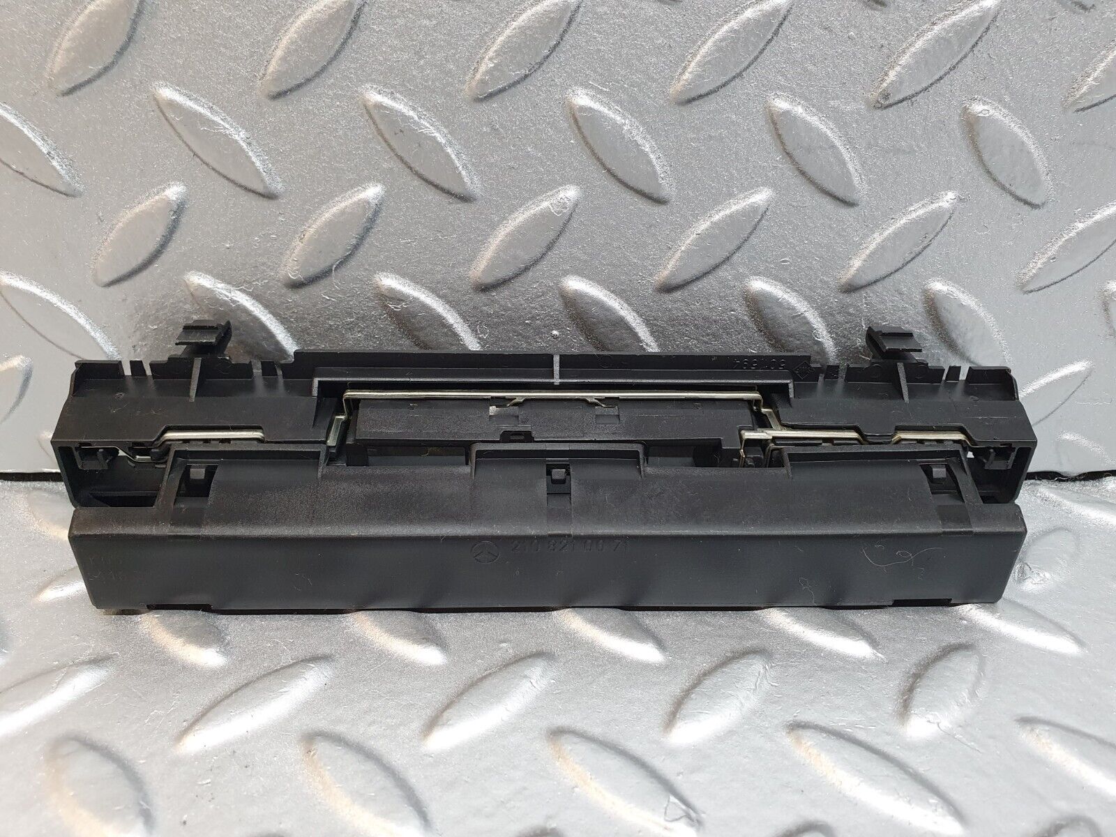 41982 Mercedes-Benz W202 C200 Centre Console Switch Bracket 2108210071