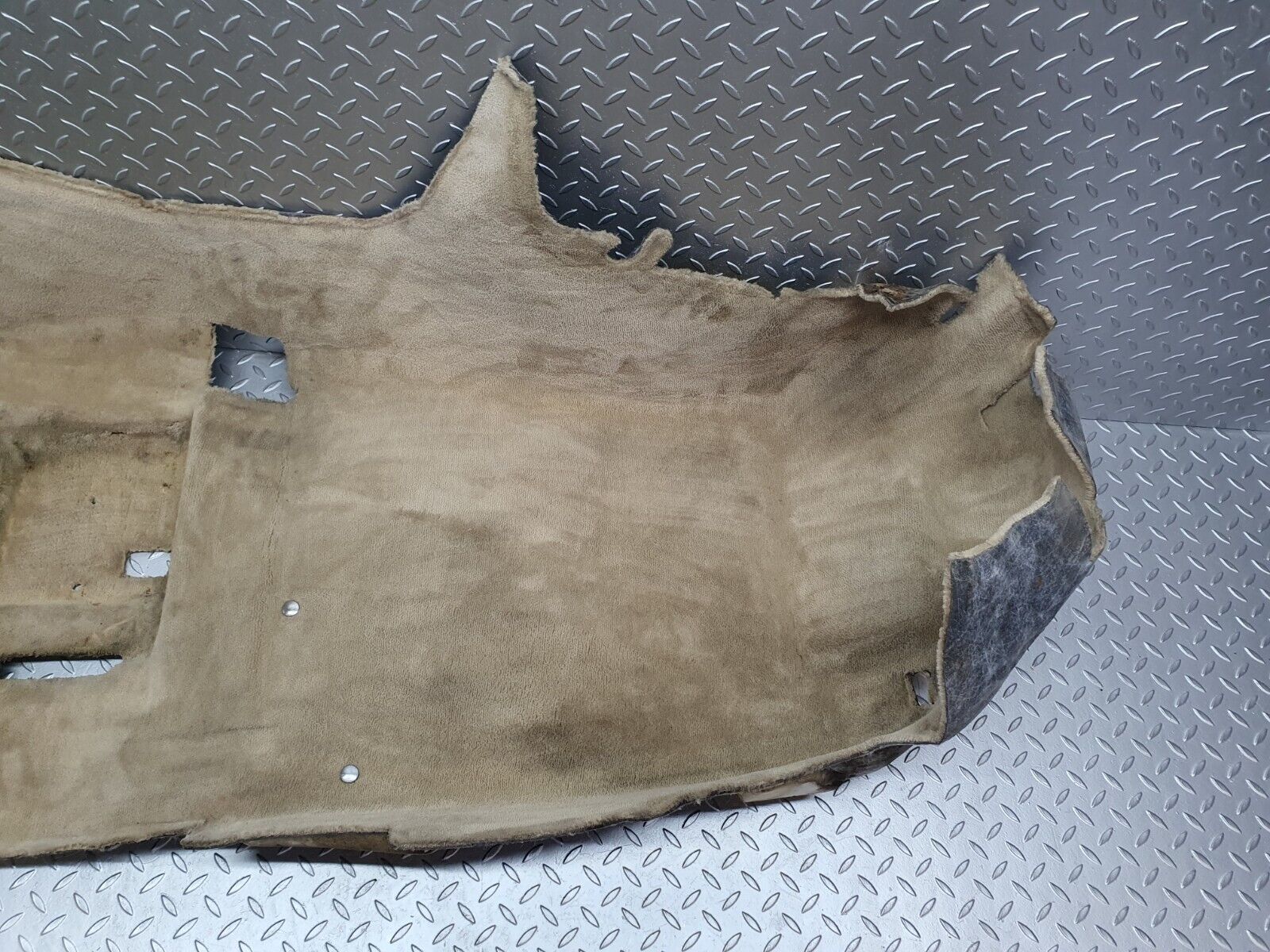 42295 Mercedes-Benz R129 320SL Coupe Front Right Floor Carpet Beige 1296801440