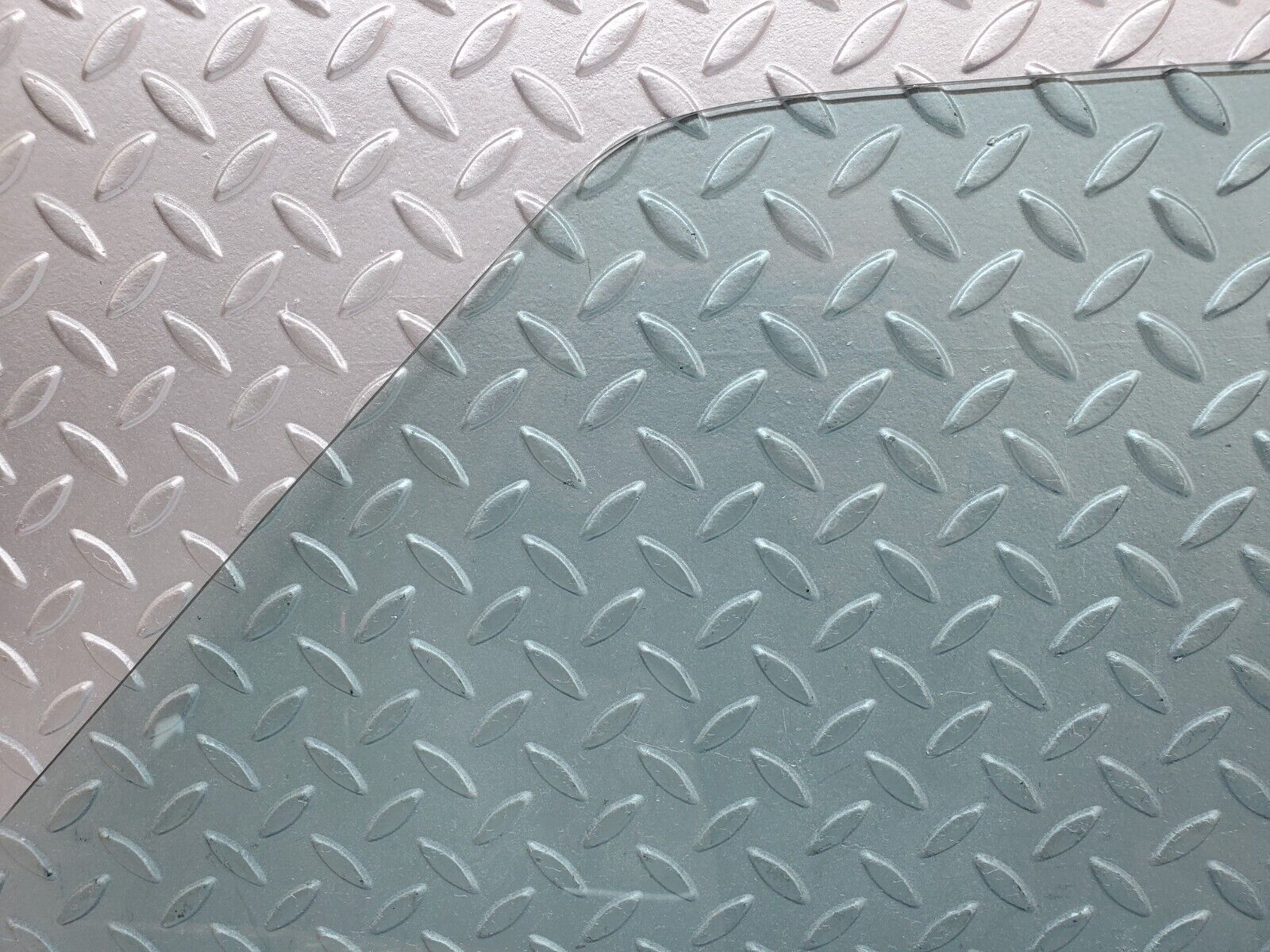 44364 Mercedes-Benz W123 280E Front Right Door Window Glass