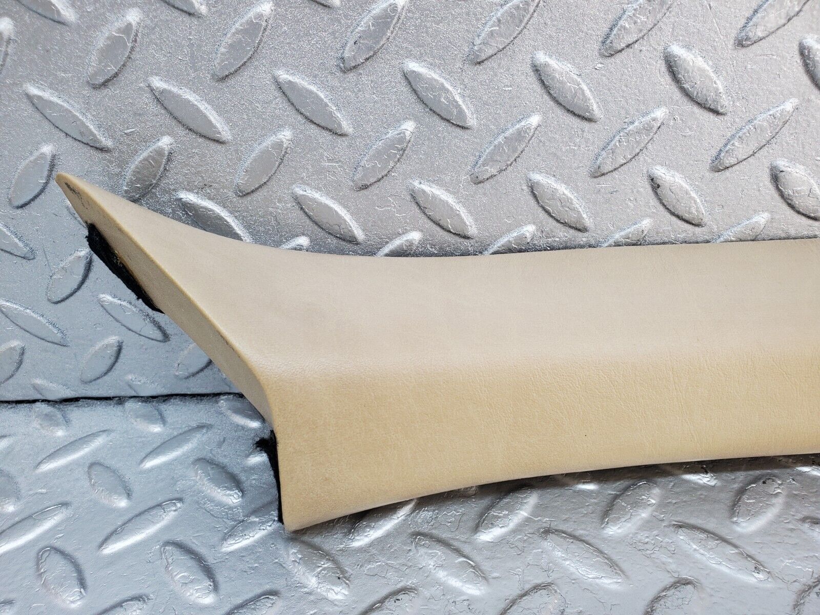 45563 Mercedes-Benz W126 420SE A Pillar Cover Trim Right Side Beige