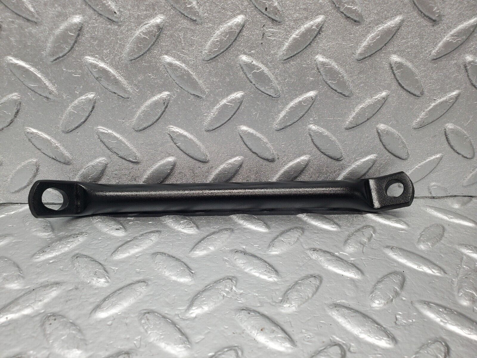 46646 Mercedes-Benz C123 280CE Coupe Power Steering Pump Holder Bracket