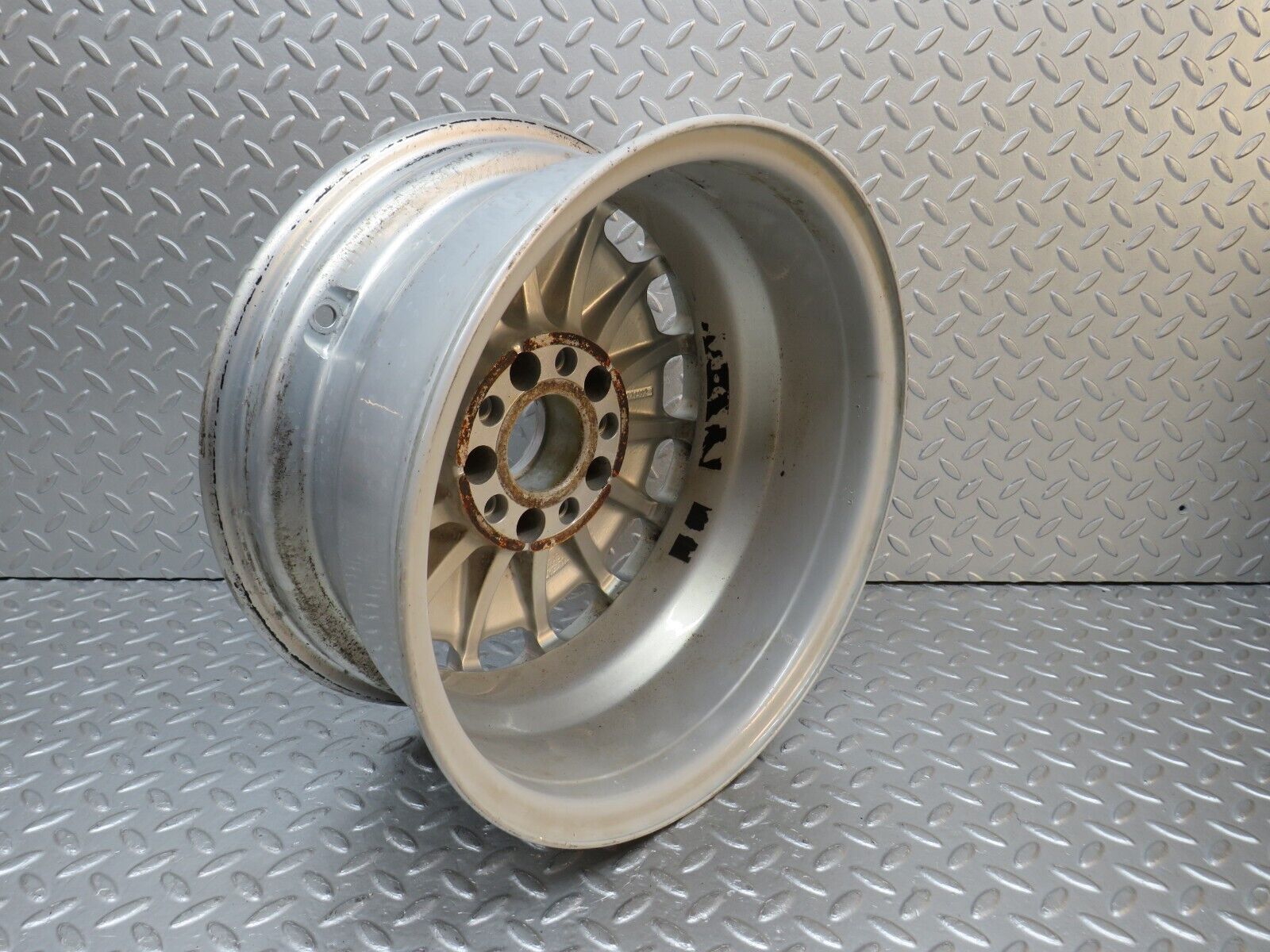 39529 Mercedes-Benz R107 Alloy Wheel 7Jx15H2 ET44 2014001302