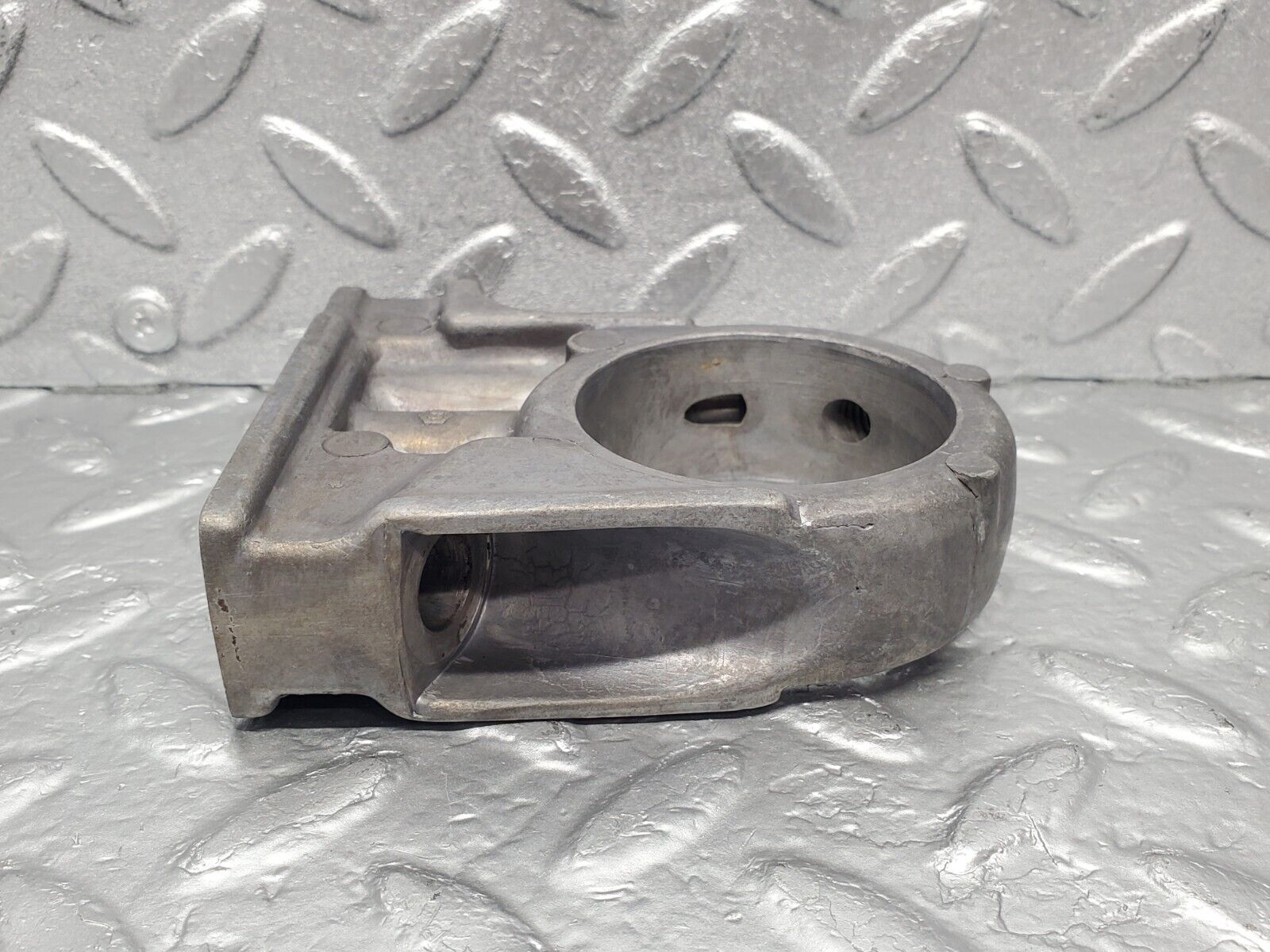 46265 Mercedes-Benz W126 420SE Camshaft Tower Bearing 1160515118