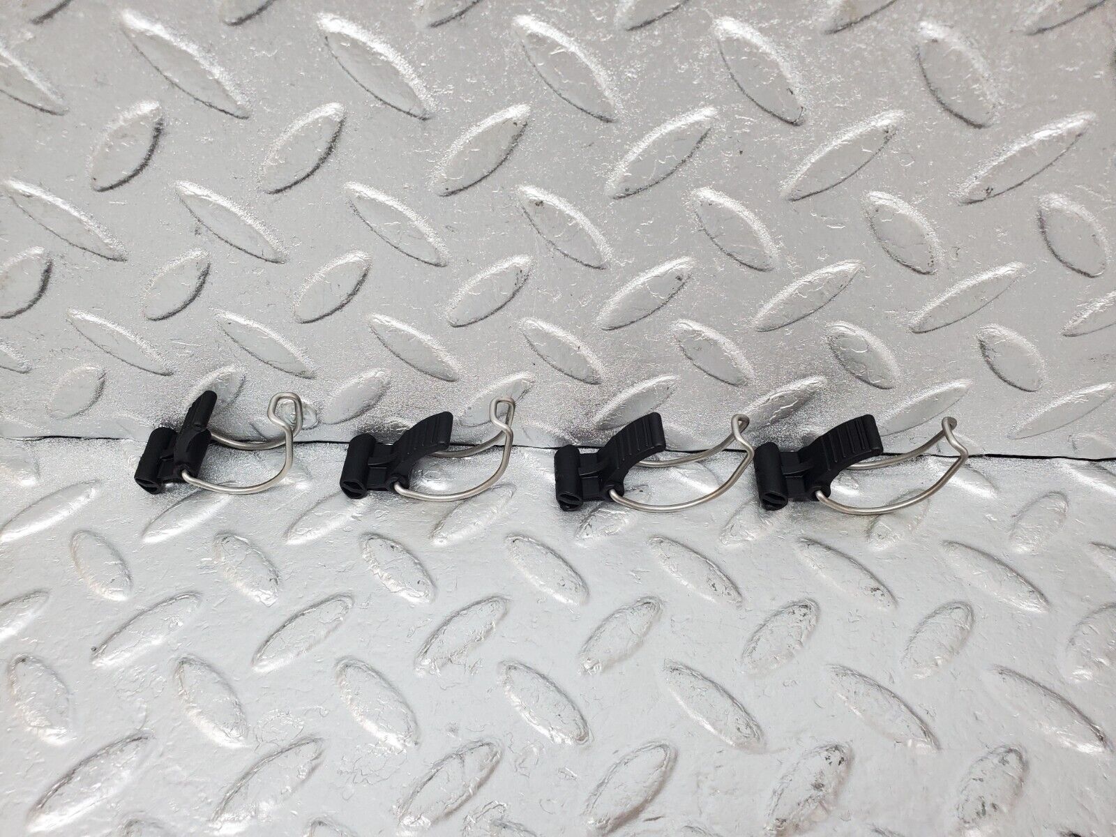 44835 Mercedes-Benz W124 220E Air Filter Housing Clip 4x