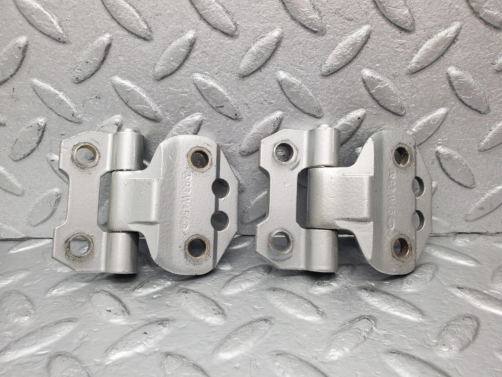 46144 Mercedes-Benz W124 Door Hinge Left Side