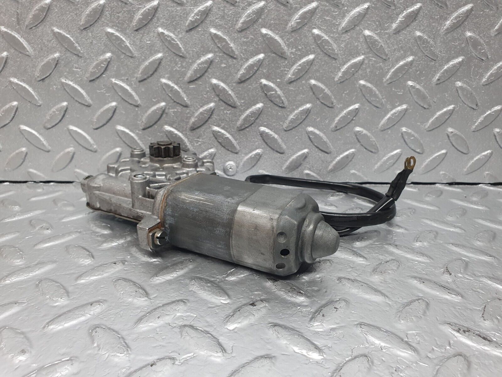 43651 Mercedes-Benz C126 380SEC Coupe Left Door Power Window Regulator Motor Bosch