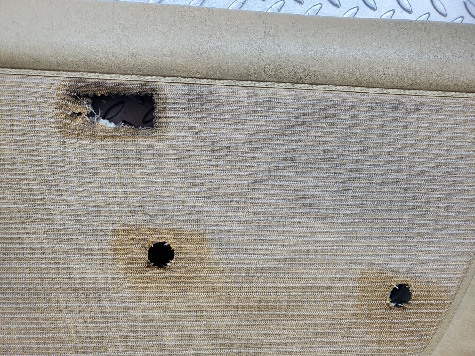 44377 Mercedes-Benz W123 280E Front Right Door Card Beige