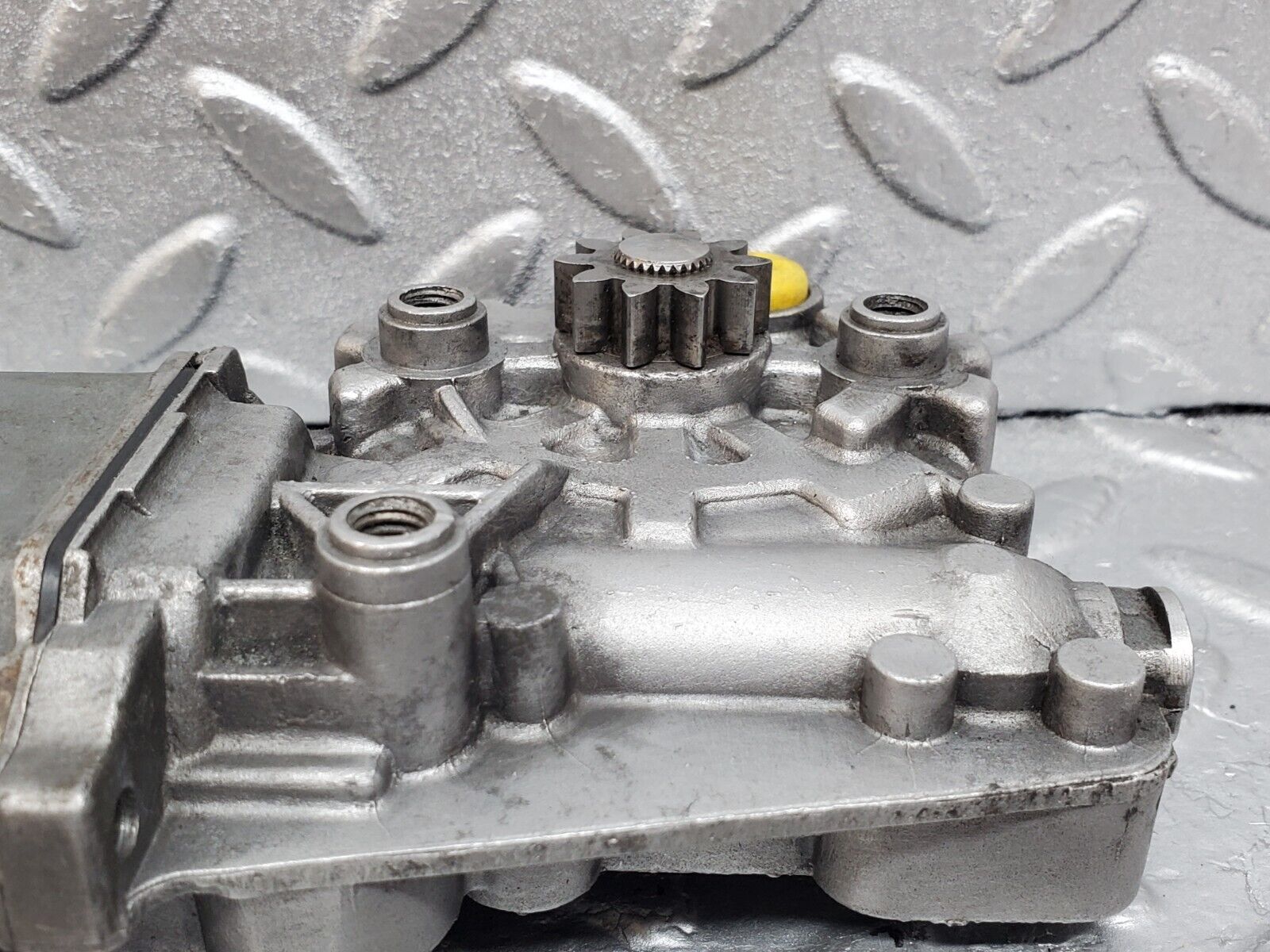 44795 Mercedes-Benz W124 220E Window Regulator Motor Right Bosch 0130821285