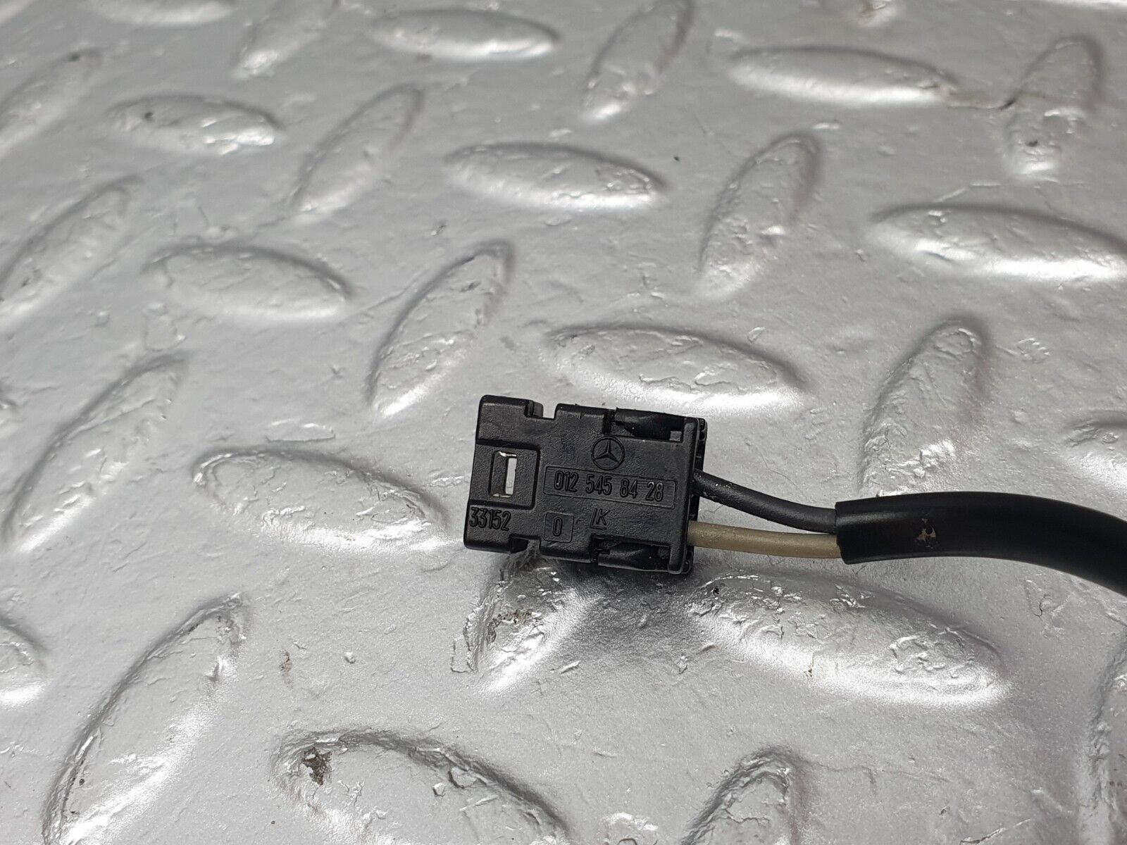 42606 Mercedes-Benz R129 320SL Coupe Temperature Sensor 0125458428