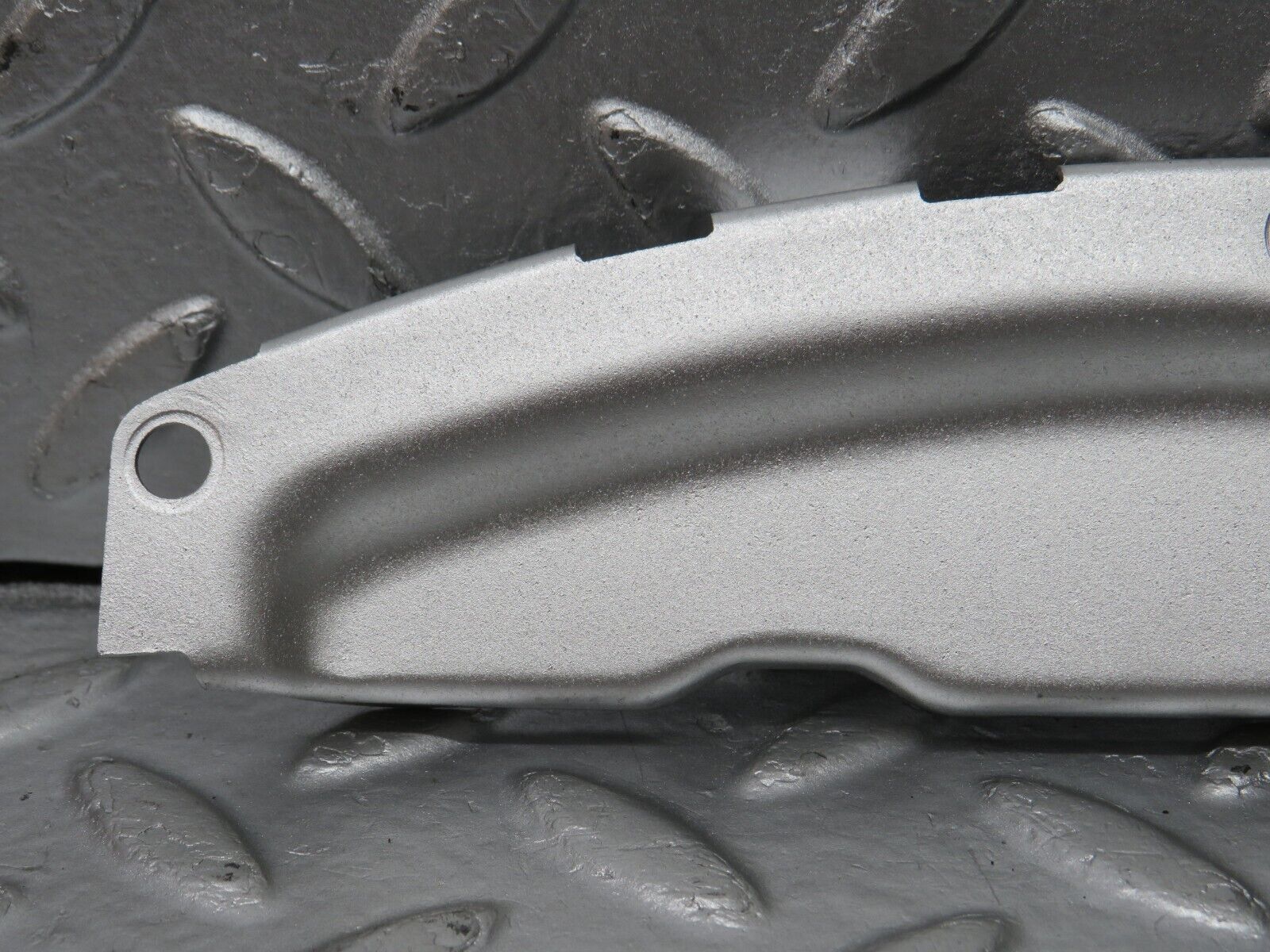 33058 Mercedes-Benz C107 R107 350 V8 Gearbox Flange Cover