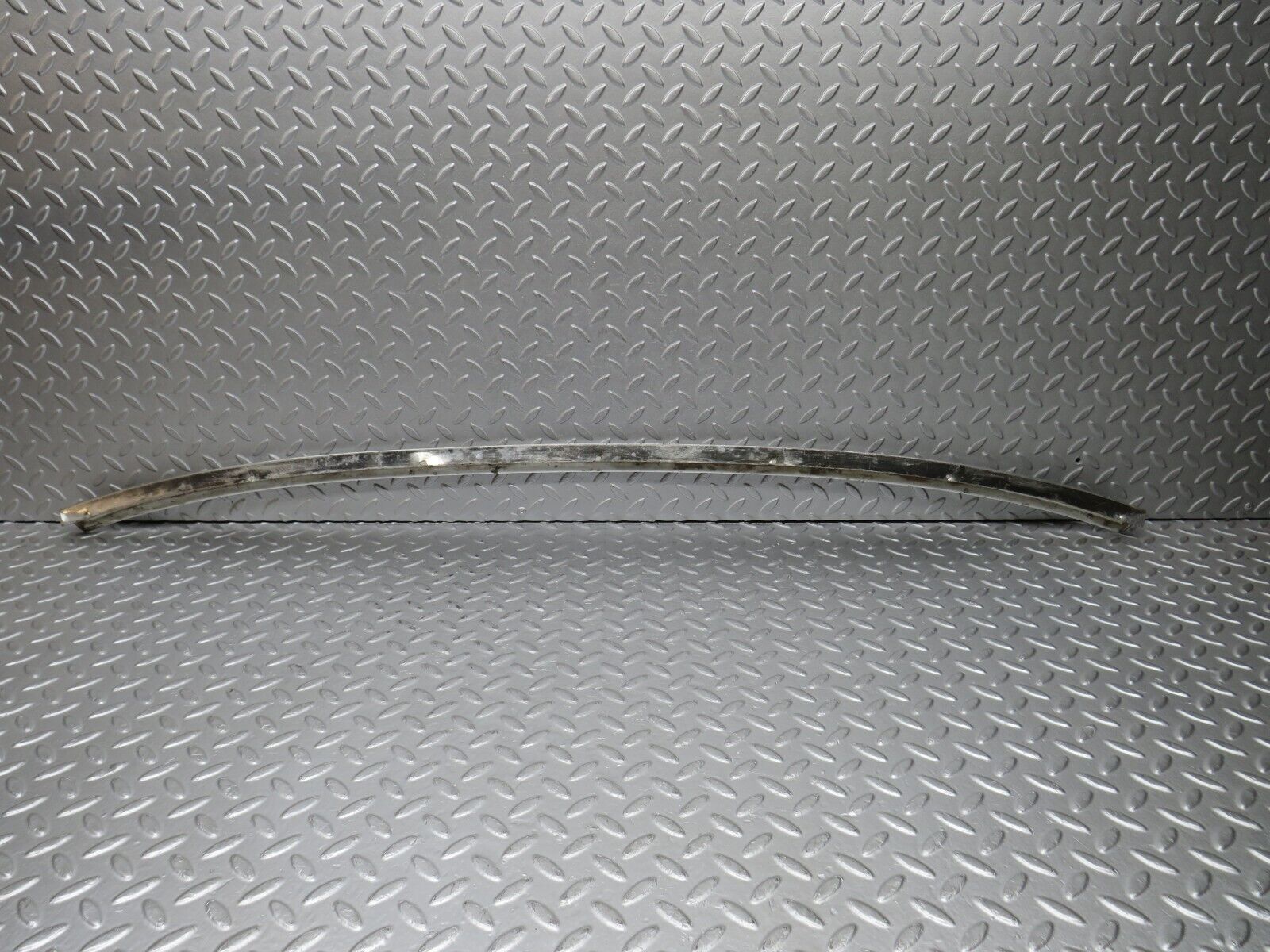 39859 Mercedes-Benz R107 350SL Hardtop Under Windshield Chrome Trim