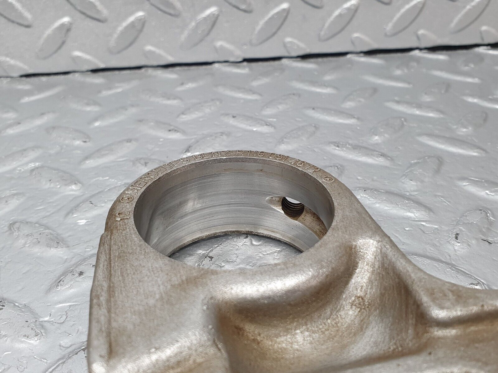 43799 Mercedes-Benz C126 380SEC Coupe Camshaft Tower Bearing 1160514612