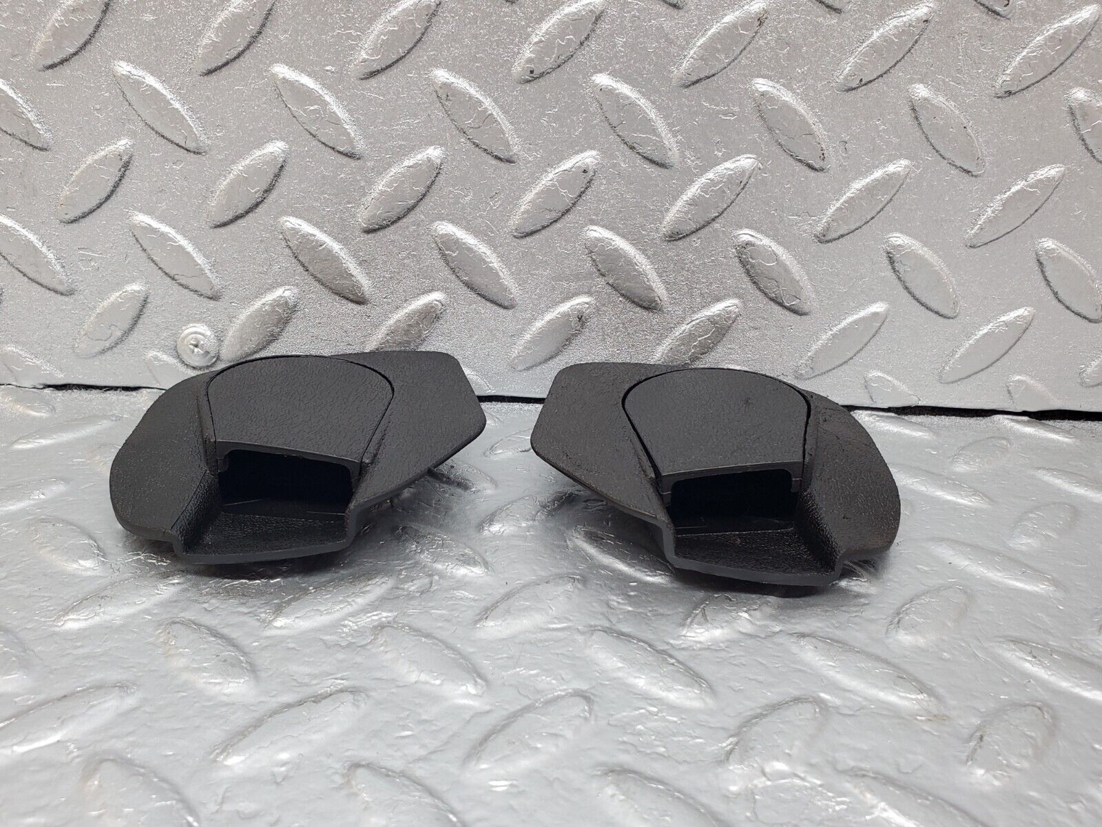 44463 Mercedes-Benz W123 280E Seat Belt Runner Cover Trim 2x Black 1239192520 1239192920 1239192620 1239193020