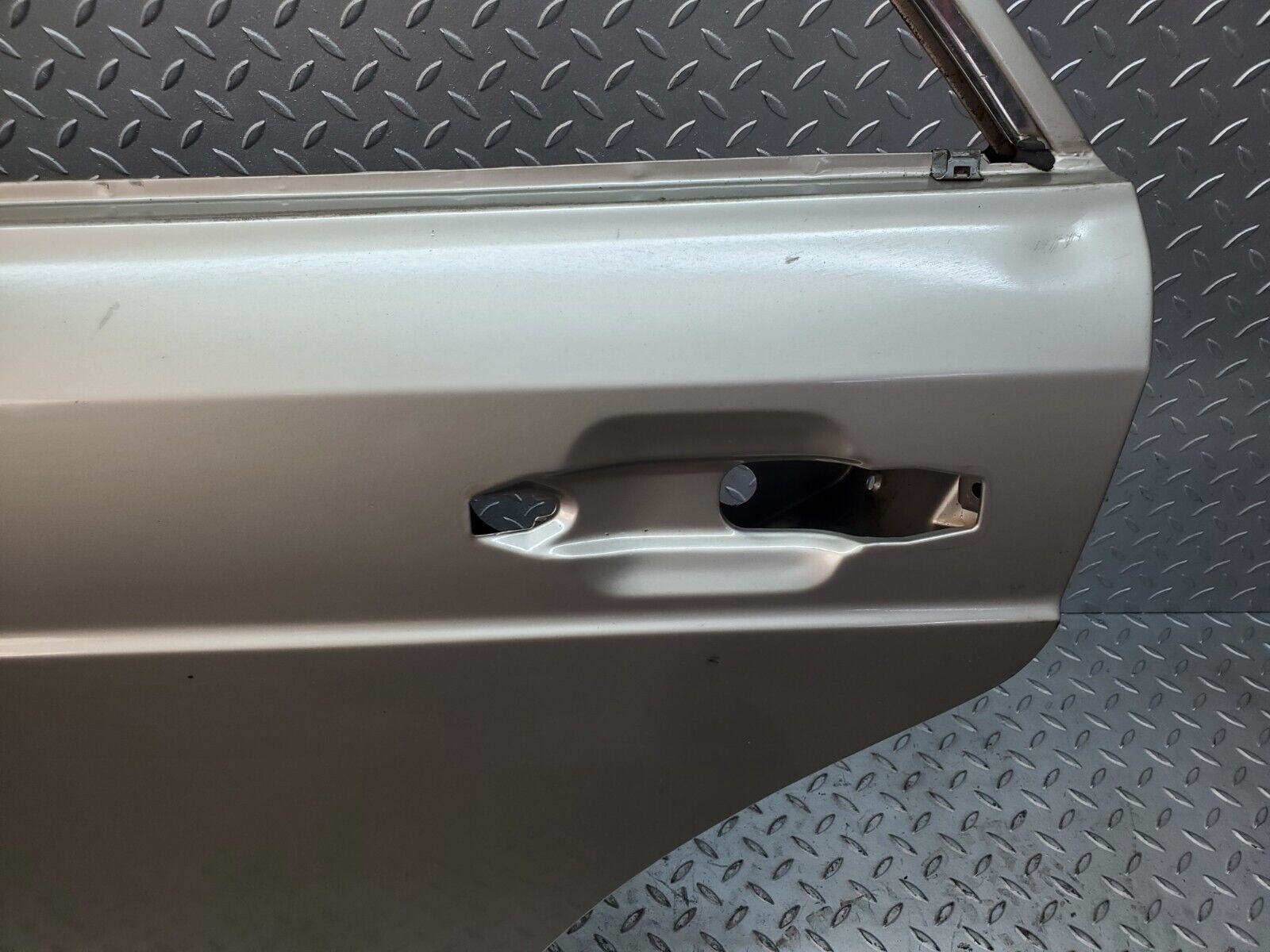 45993 Mercedes-Benz W126 420SE Rear Left Door
