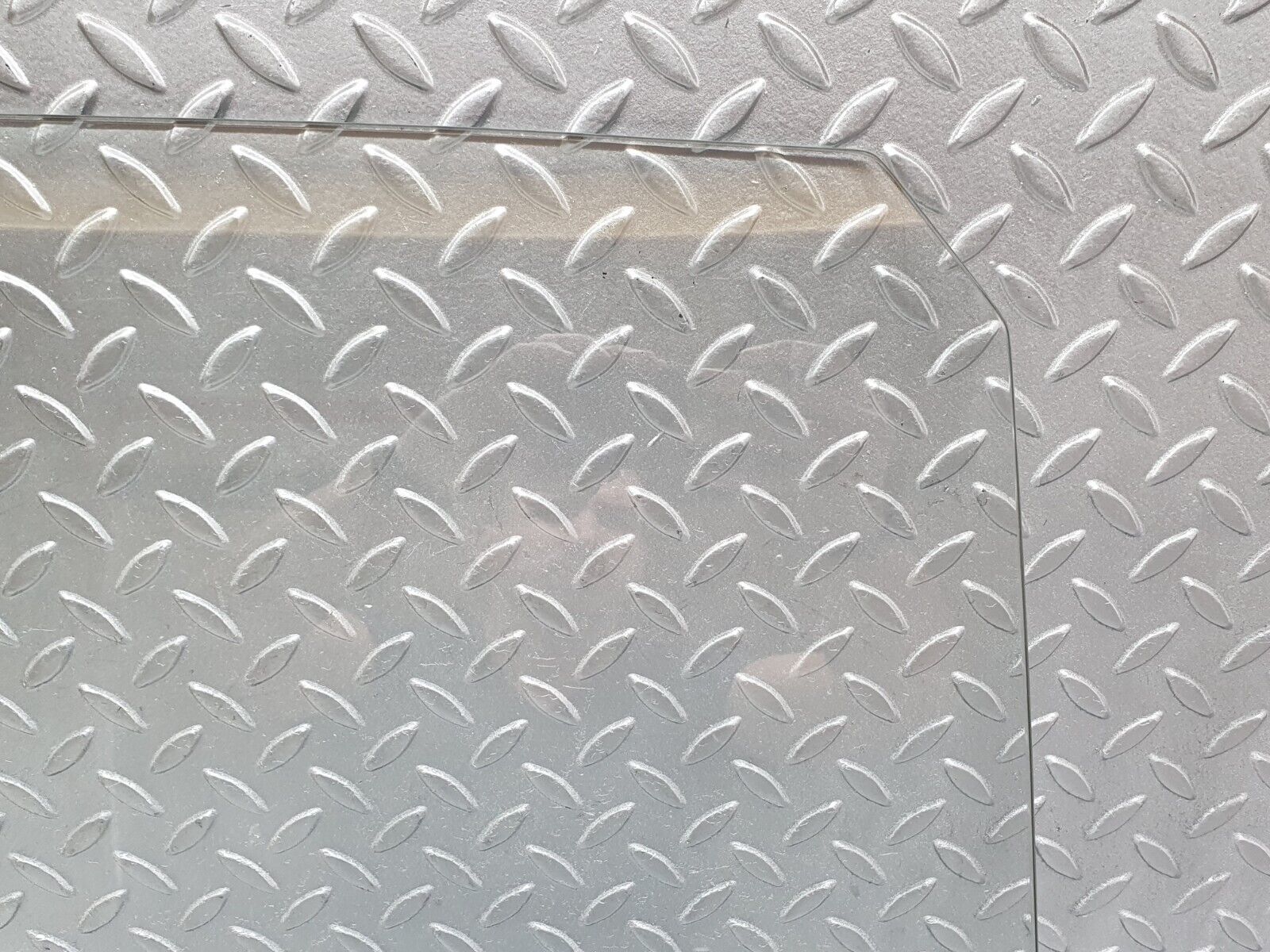 43218 Mercedes-Benz W108 280SE Front Right Door Window Glass