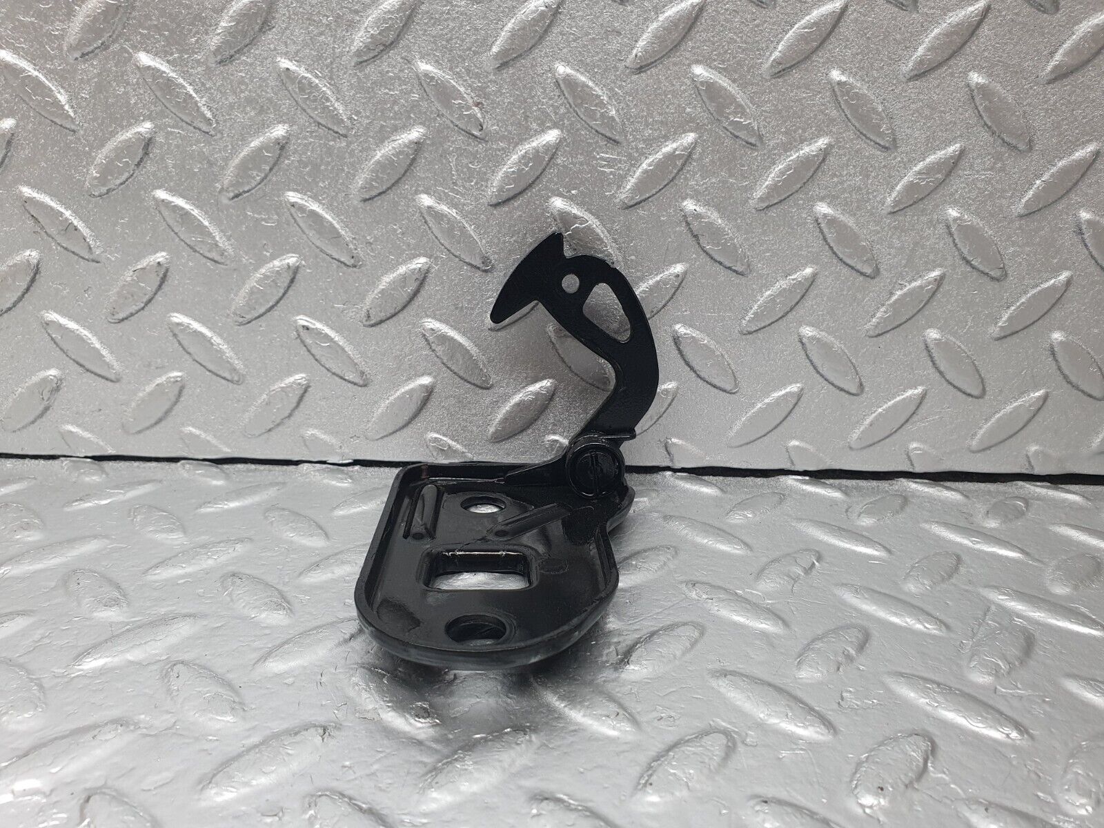 44069 Mercedes-Benz C123 230CE Coupe Bonnet Safety Latch