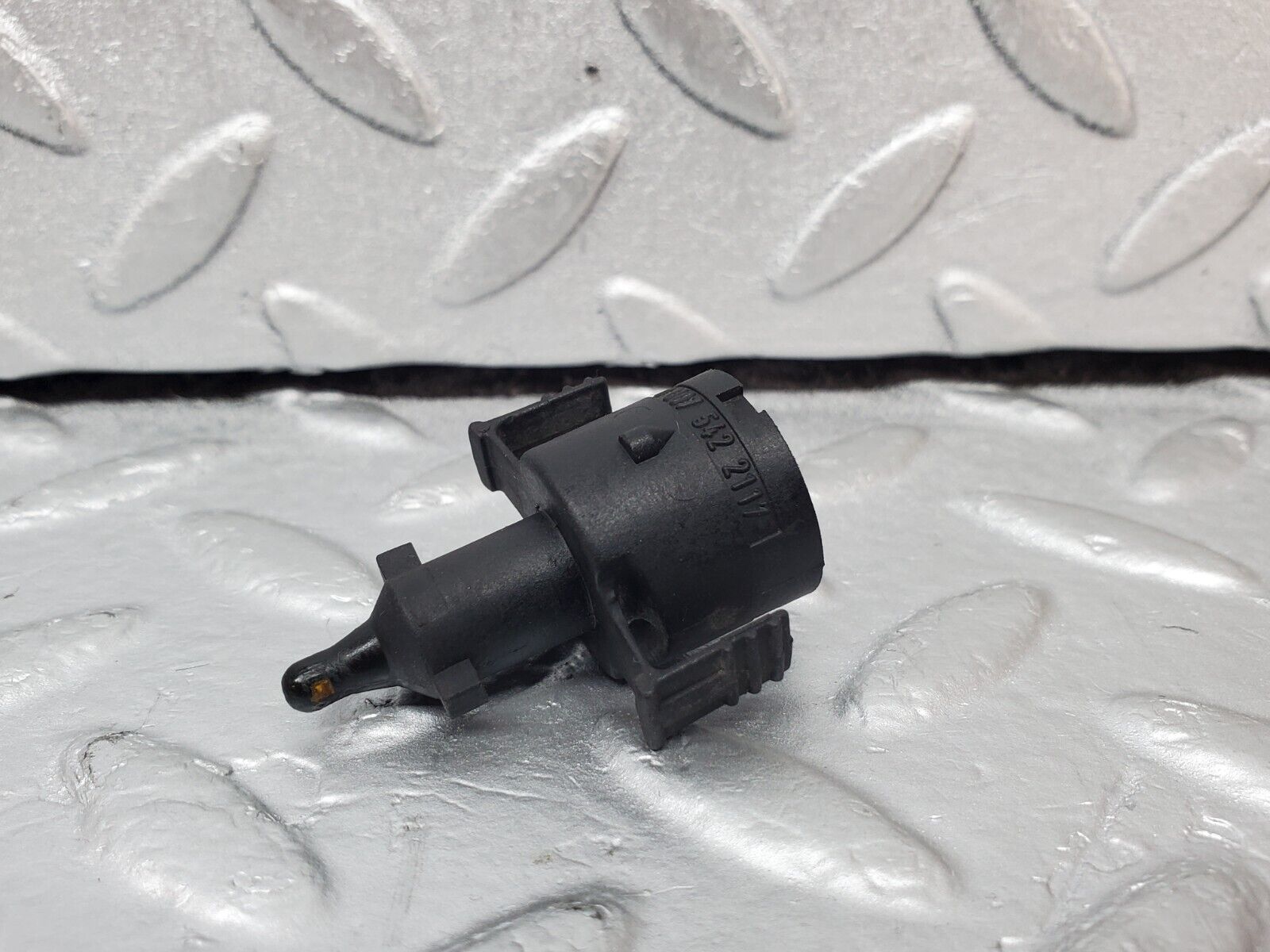 45572 Mercedes-Benz W126 420SE Air Intake Temperature Sensor Bosch 0280130047