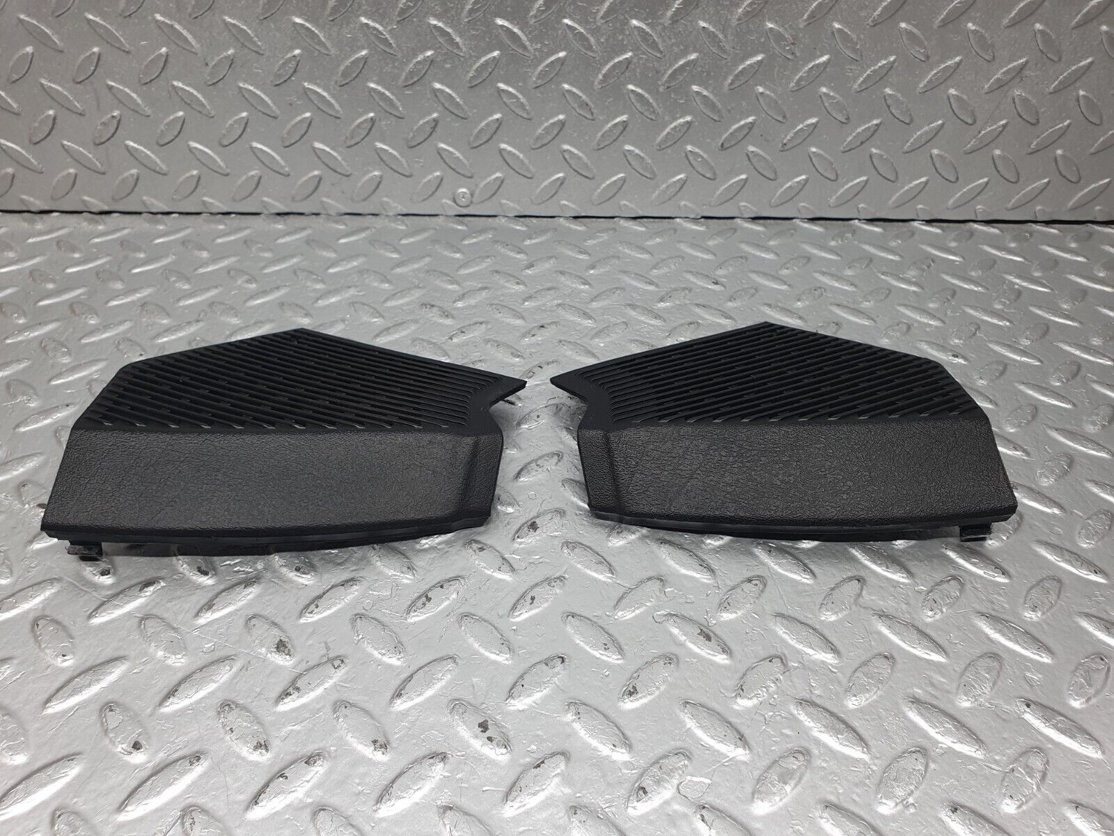 43910 Mercedes-Benz C123 230CE Coupe Dashboard Speaker Covers 1236802707 1236802807