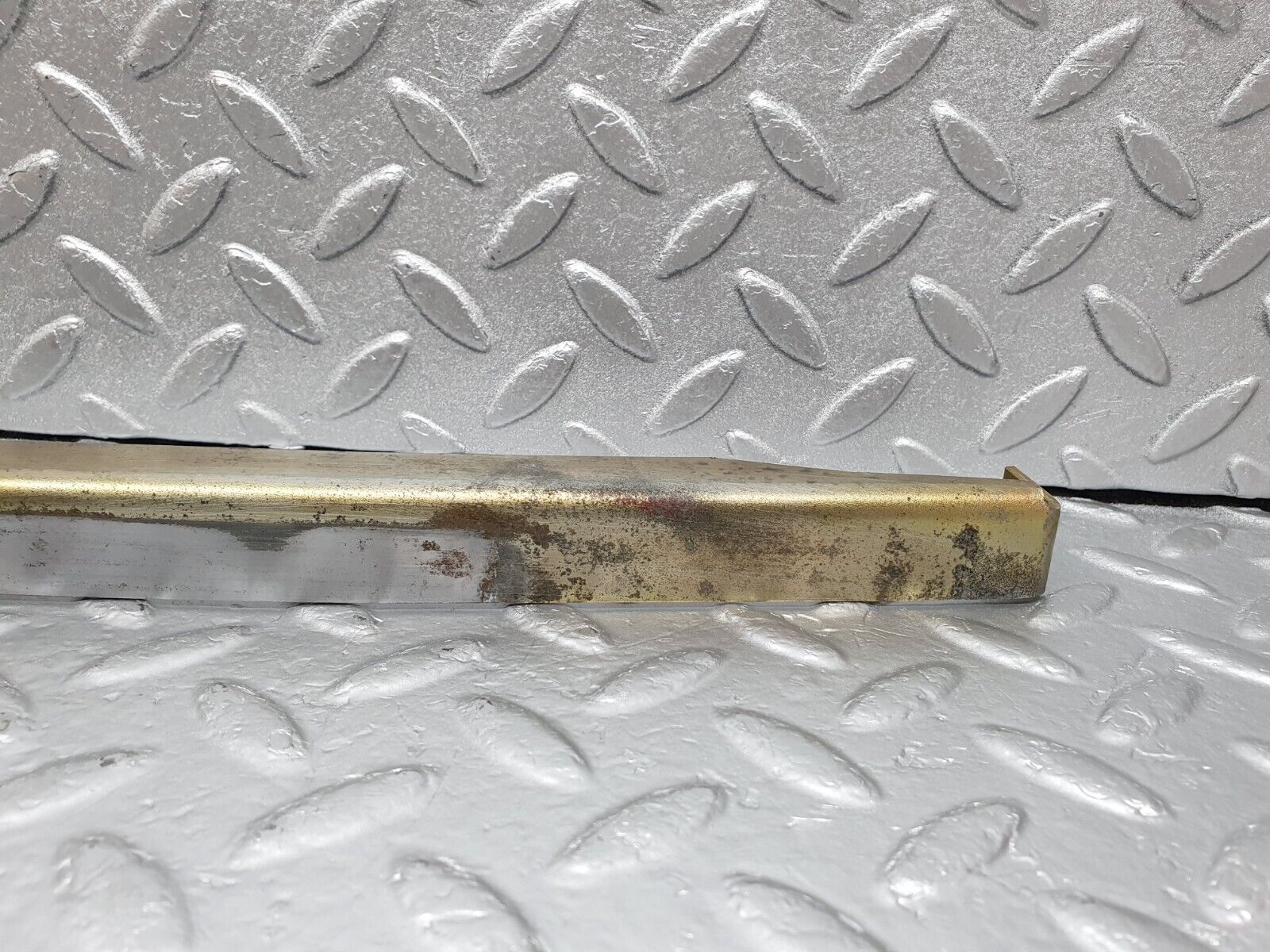 43712 Mercedes-Benz C126 380SEC Coupe Right Door Window Channel