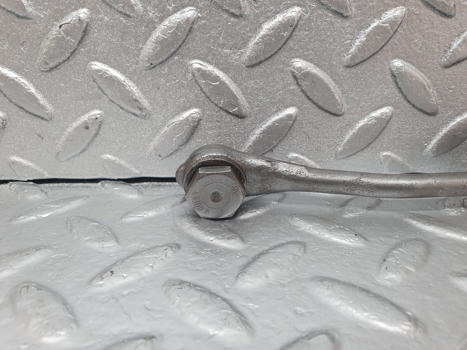 43374 Mercedes-Benz W108 280SE Alternator Generator Tensioner