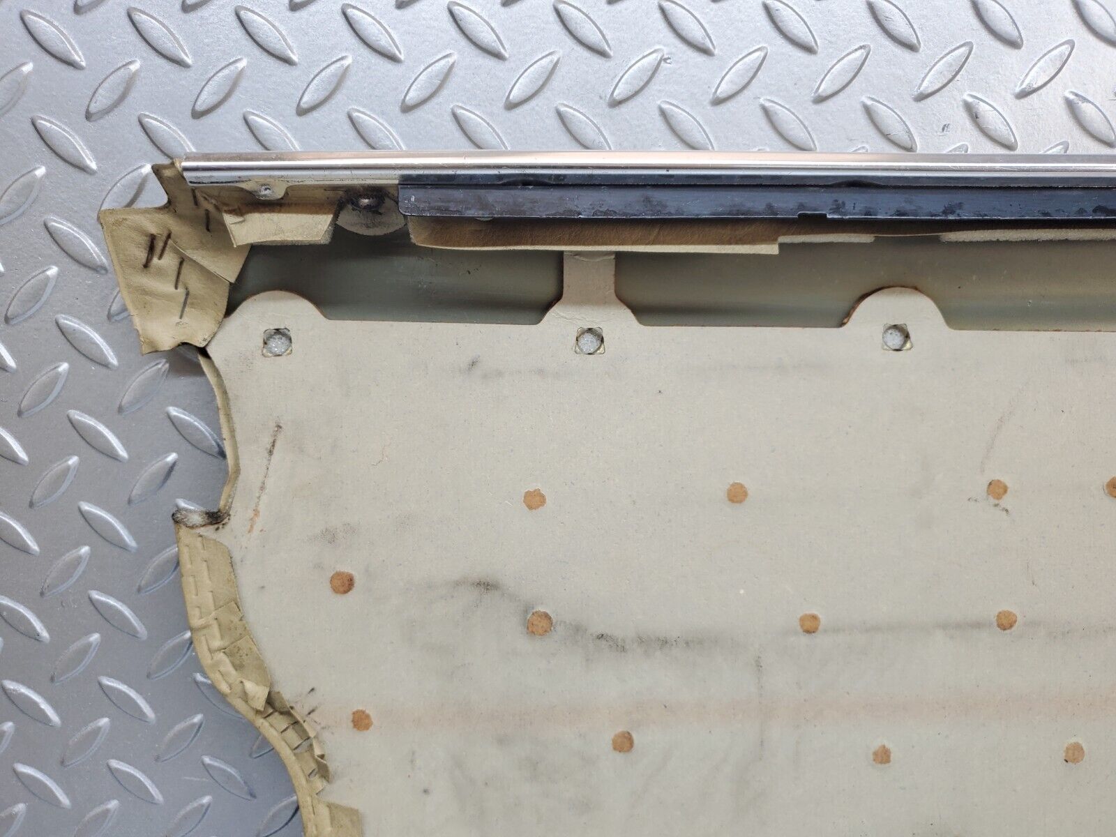 44377 Mercedes-Benz W123 280E Front Right Door Card Beige