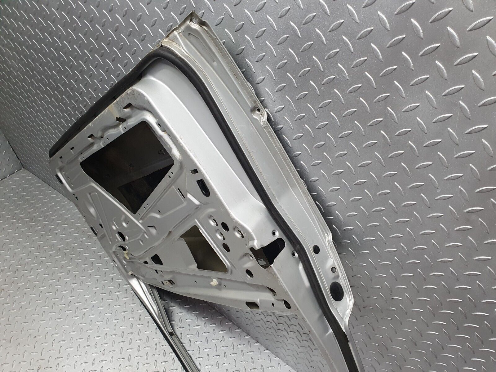 42971 Mercedes-Benz W201 190 2.0L Front Left Door