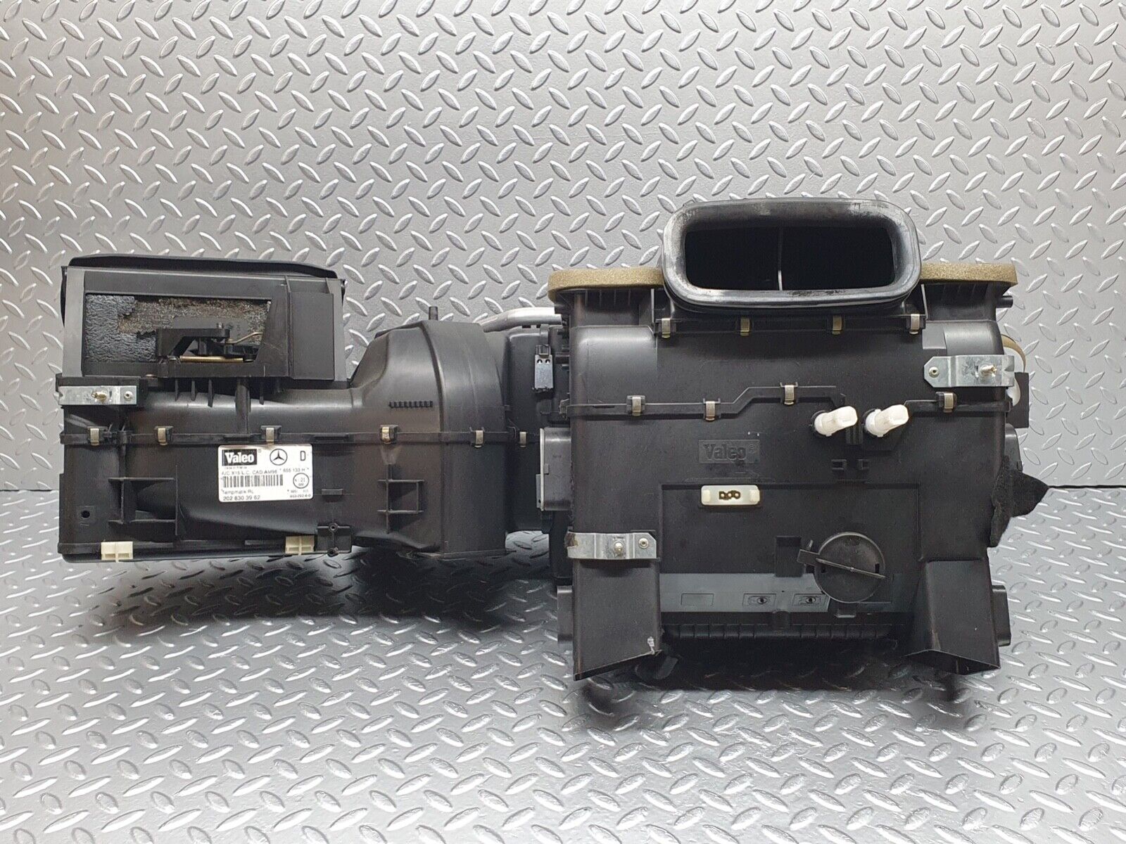 41995 Mercedes-Benz W202 C200 Heater Box Blower Housing Valeo 2028303962