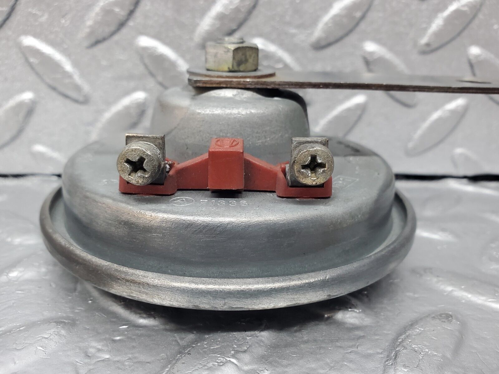 45739 Mercedes-Benz W126 420SE Horn HELLA 002952