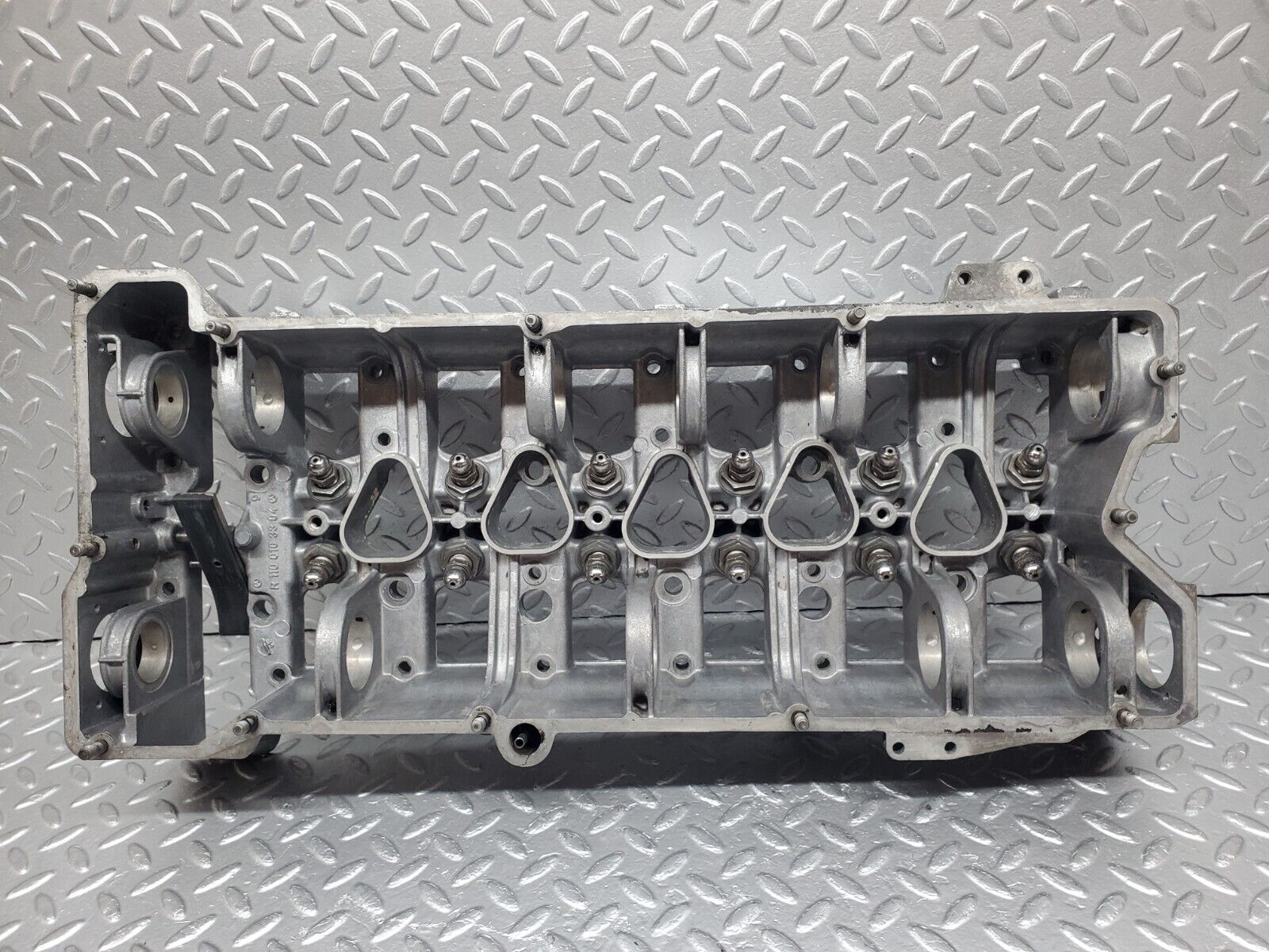 45436 Mercedes-Benz 280E M110.988 Camshaft Bearing Casing 1100163304