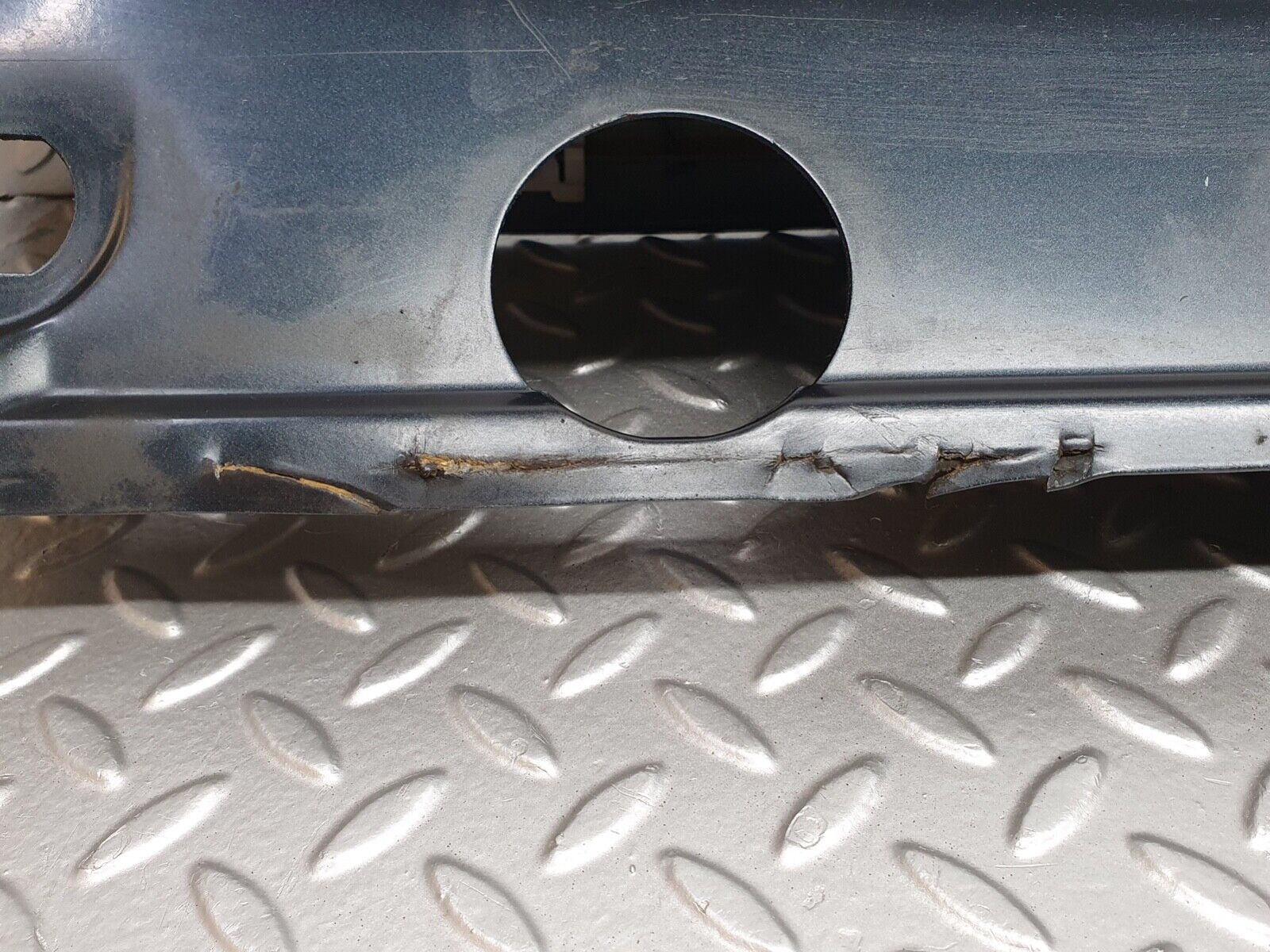 42024 Mercedes-Benz W202 C200 Side Skirt Right Side 2026982430