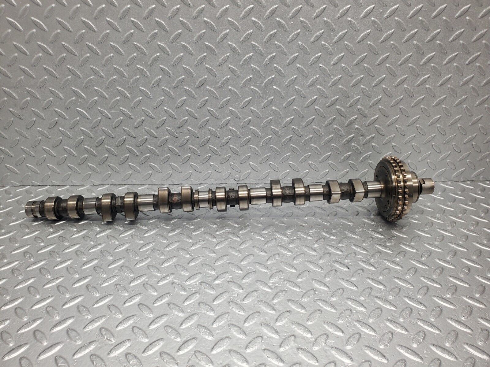 46223 Mercedes-Benz W124 280E Camshaft R1044501