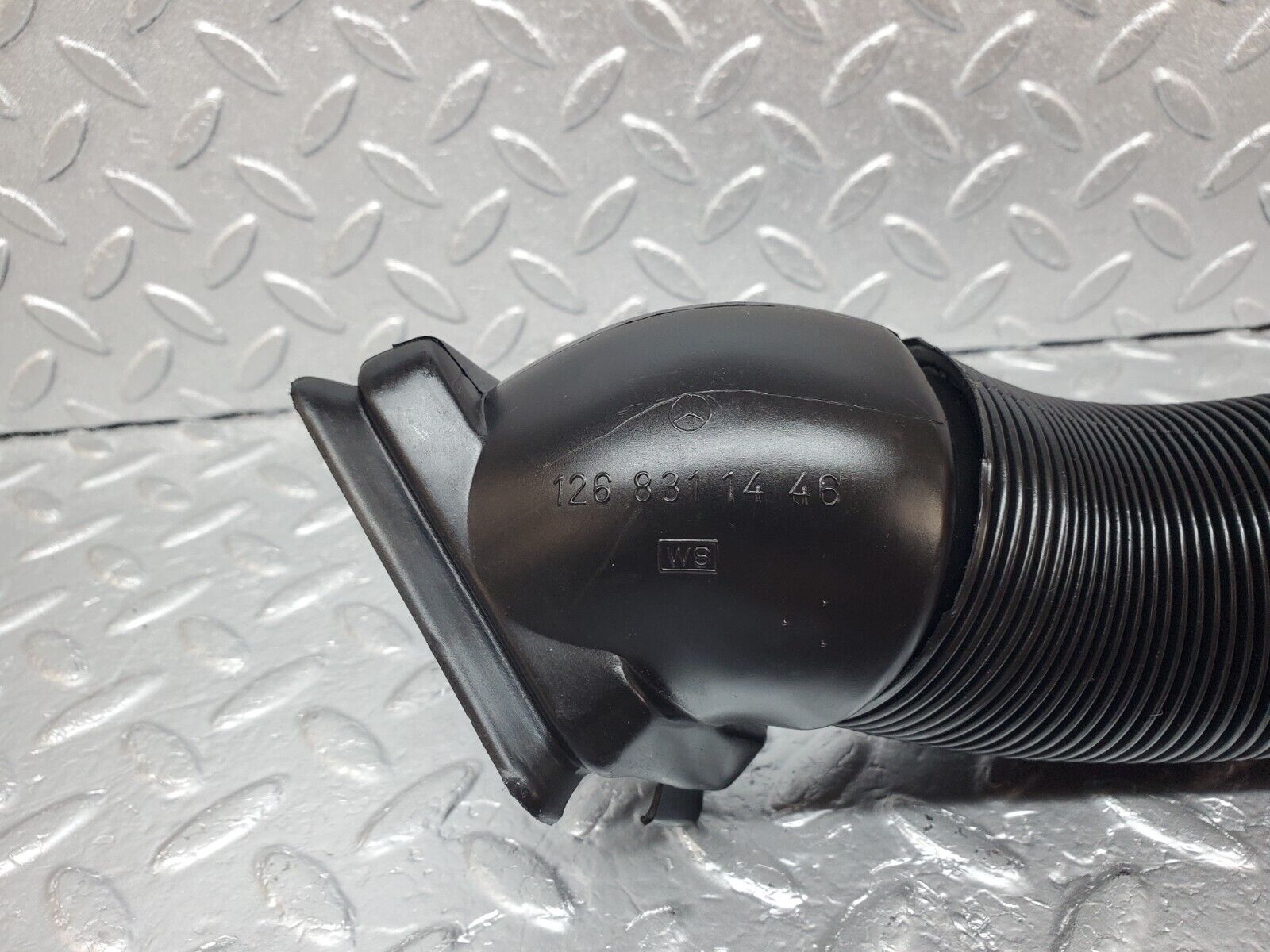 45773 Mercedes-Benz W126 420SE Air Duct Vent Right Side 1268311846 1268311446