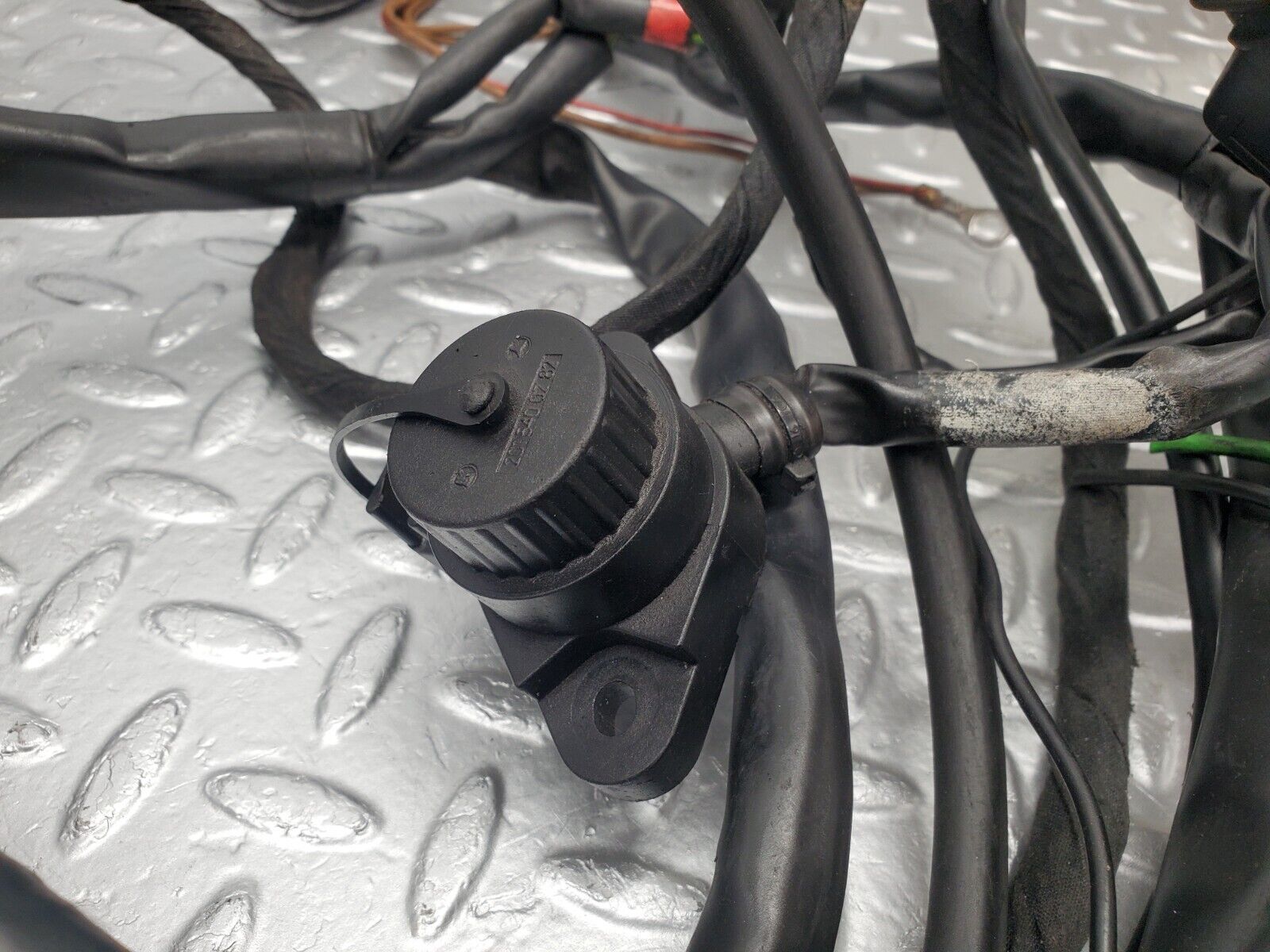 46067 Mercedes-Benz W126 420SE Engine Wiring Harness 1265403113 1265406506