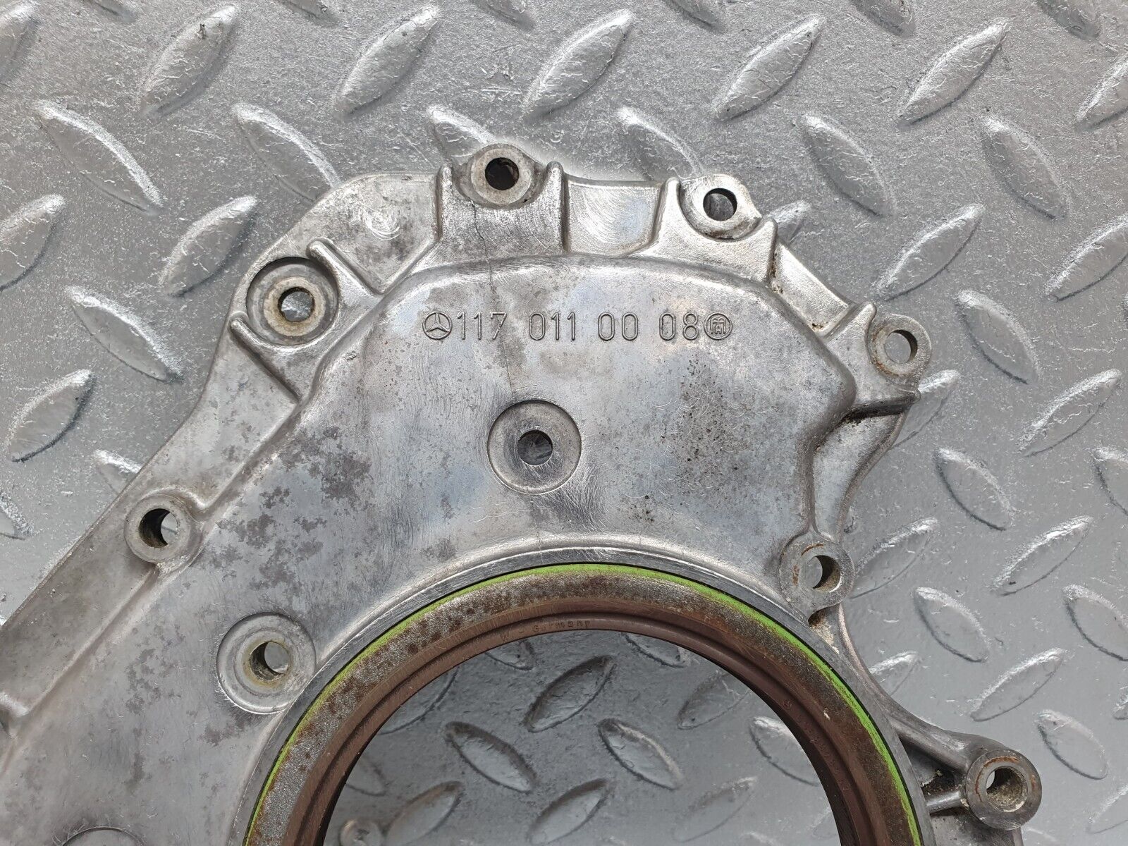 43599 Mercedes-Benz C126 380SEC Coupe Crankshaft Rear Sealing Cover 1170110008