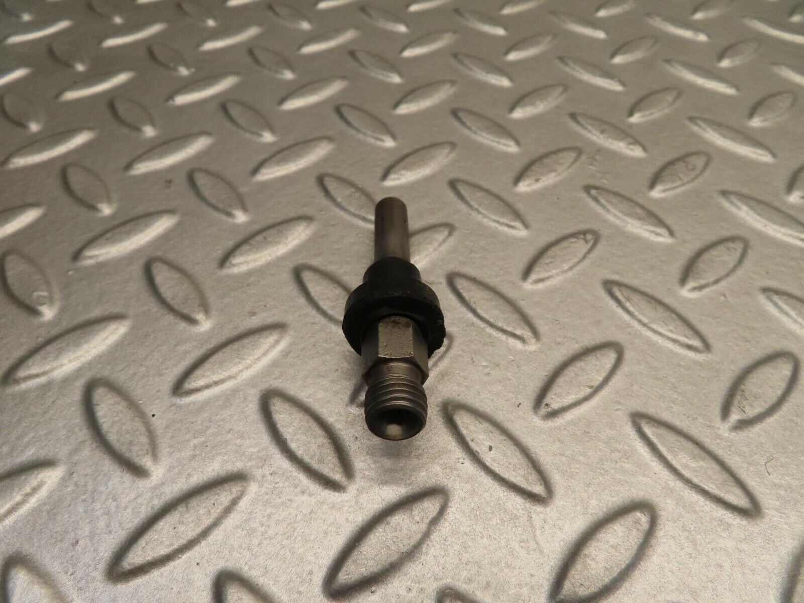 11737 Mercedes-Benz R107 450SL Fuel Injector Bosch