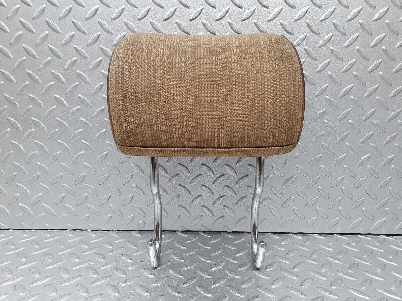 41725 Mercedes-Benz W124 200E Rear Headrest