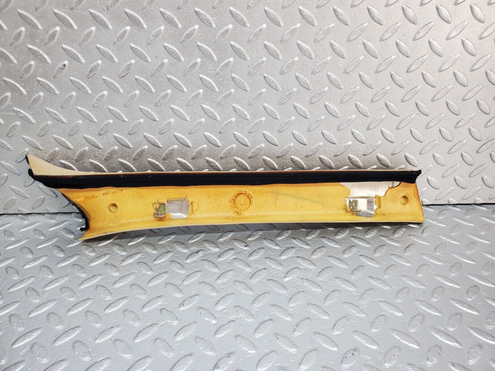 45564 Mercedes-Benz W126 420SE A Pillar Cover Trim Left Side Beige